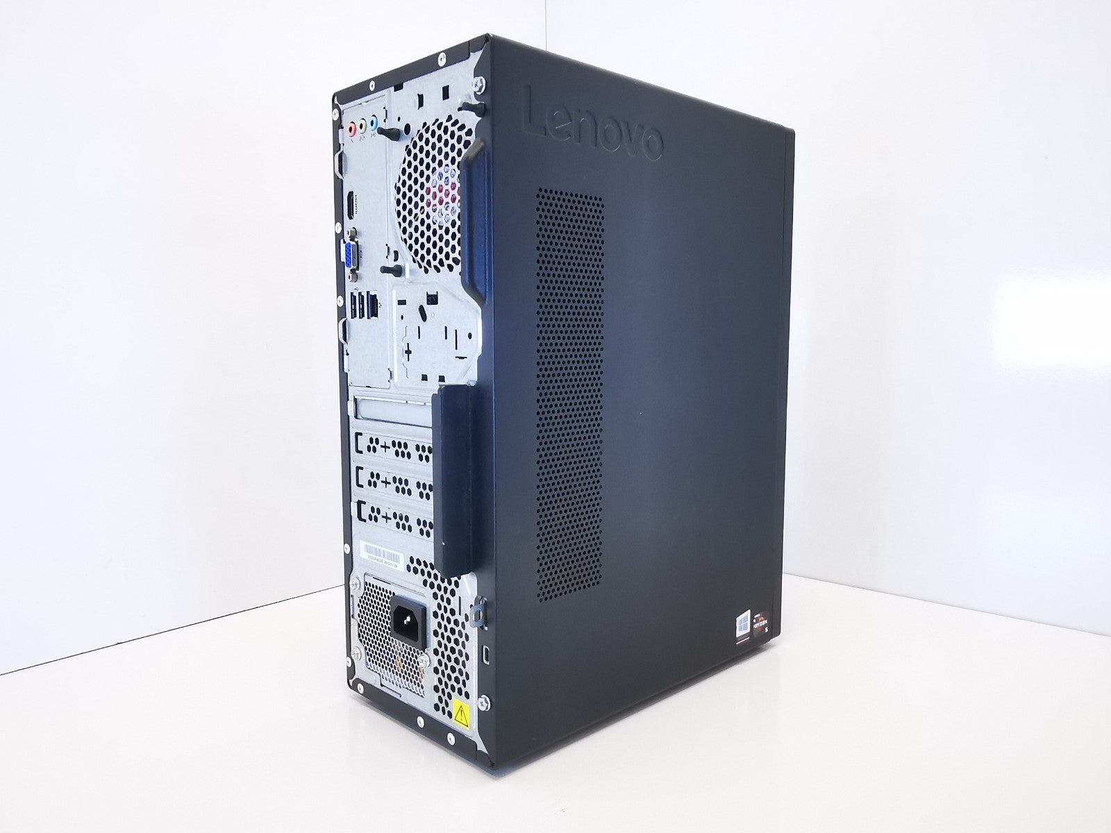 Lenovo V530-15ARR AMD Ryzen 5 2400G 3.60GHz 16GB RAM 256GB SSD - No Audio