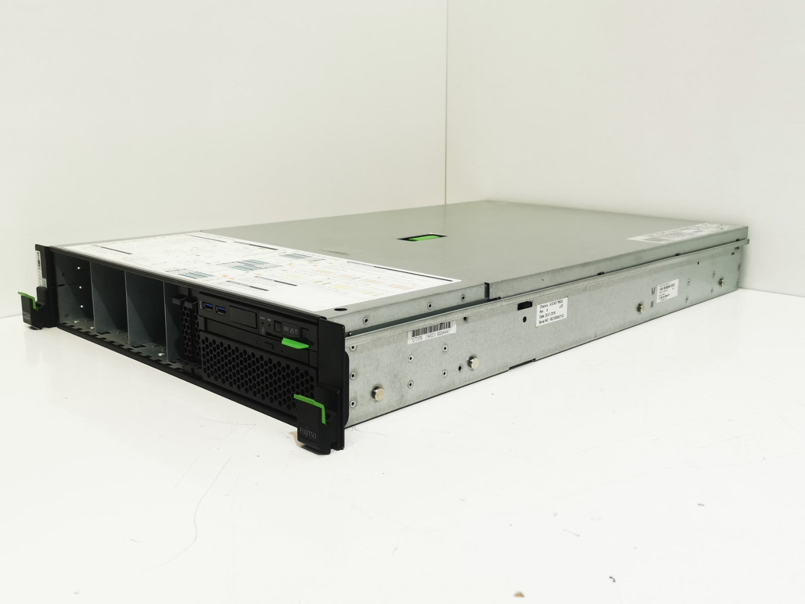 Fujitsu Primergy RX2540 M1 2U Server 2x Xeon E5-2620v3 2.4GHz 12-Bay SFF 10GbE