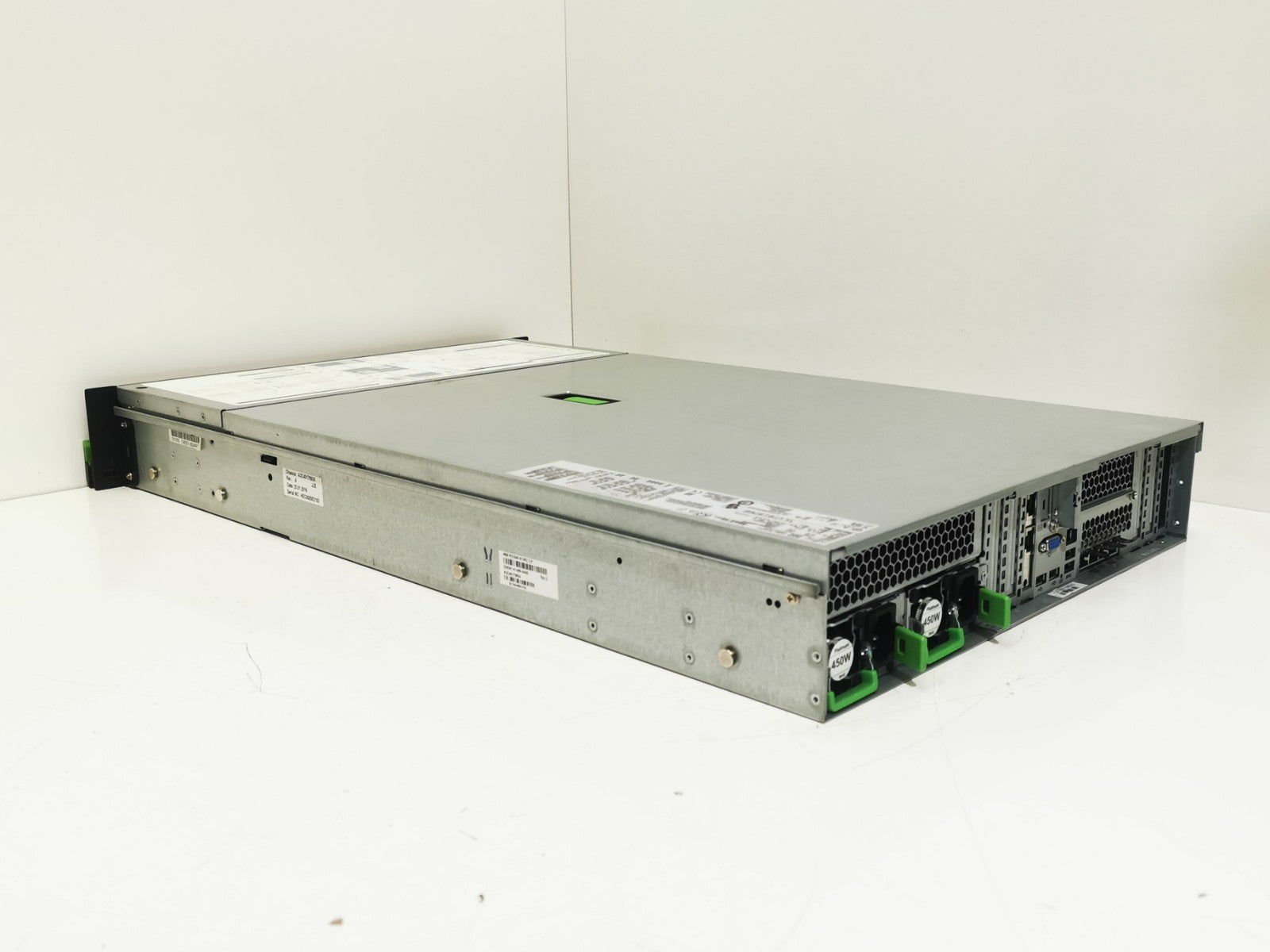 Fujitsu Primergy RX2540 M1 2U Server 2x Xeon E5-2620v3 2.4GHz 12-Bay SFF 10GbE