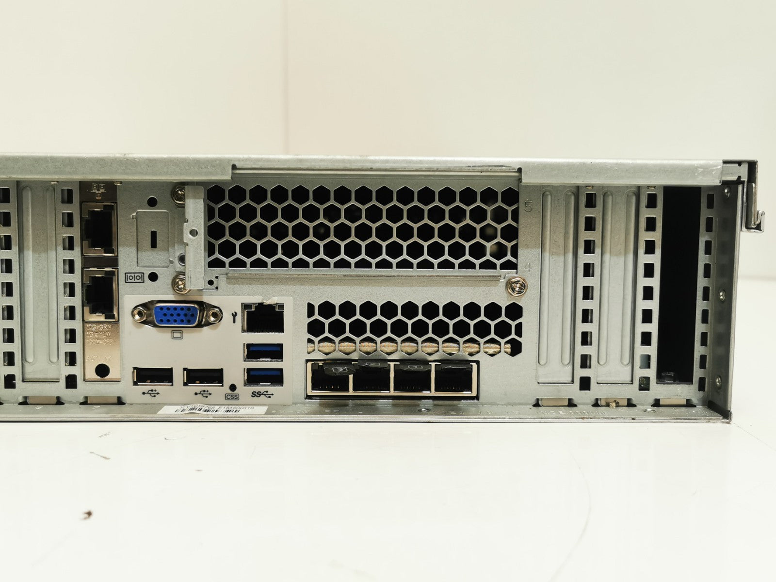 Fujitsu Primergy RX2540 M1 2U Server 2x Xeon E5-2620v3 2.4GHz 12-Bay SFF 10GbE