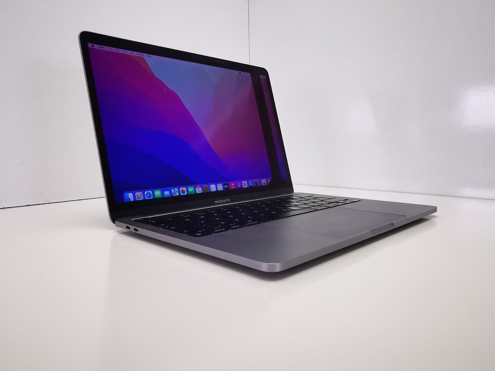 Apple MacBook Pro (A2338) 13" - Apple M2/8GB RAM/250GB SSD/MacOS Monterey-FAULTY