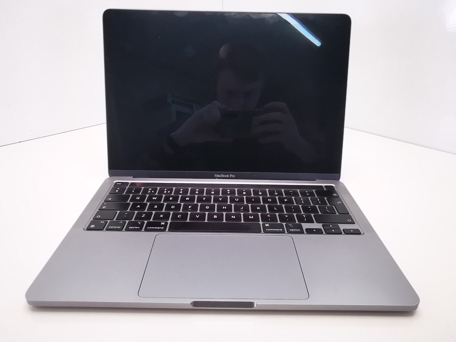 Apple MacBook Pro (A2338) 13" - Apple M2/8GB RAM/250GB SSD/MacOS Monterey-FAULTY