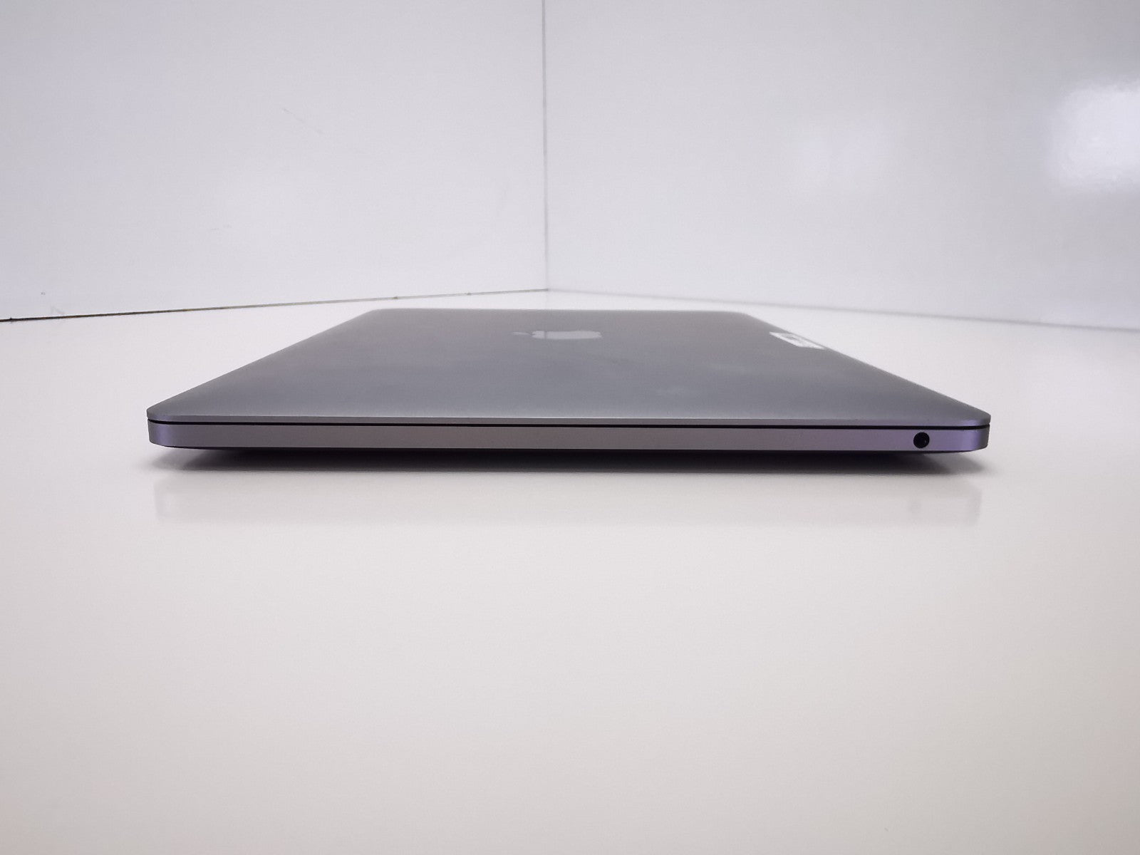 Apple MacBook Pro (A2338) 13" - Apple M2/8GB RAM/250GB SSD/MacOS Monterey-FAULTY