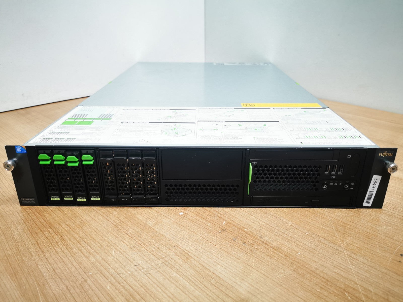 Fujitsu Primergy RX300 S6 2U Server 2x Xeon E5620 2.4GHz 8GB RAM 8-Bay SFF