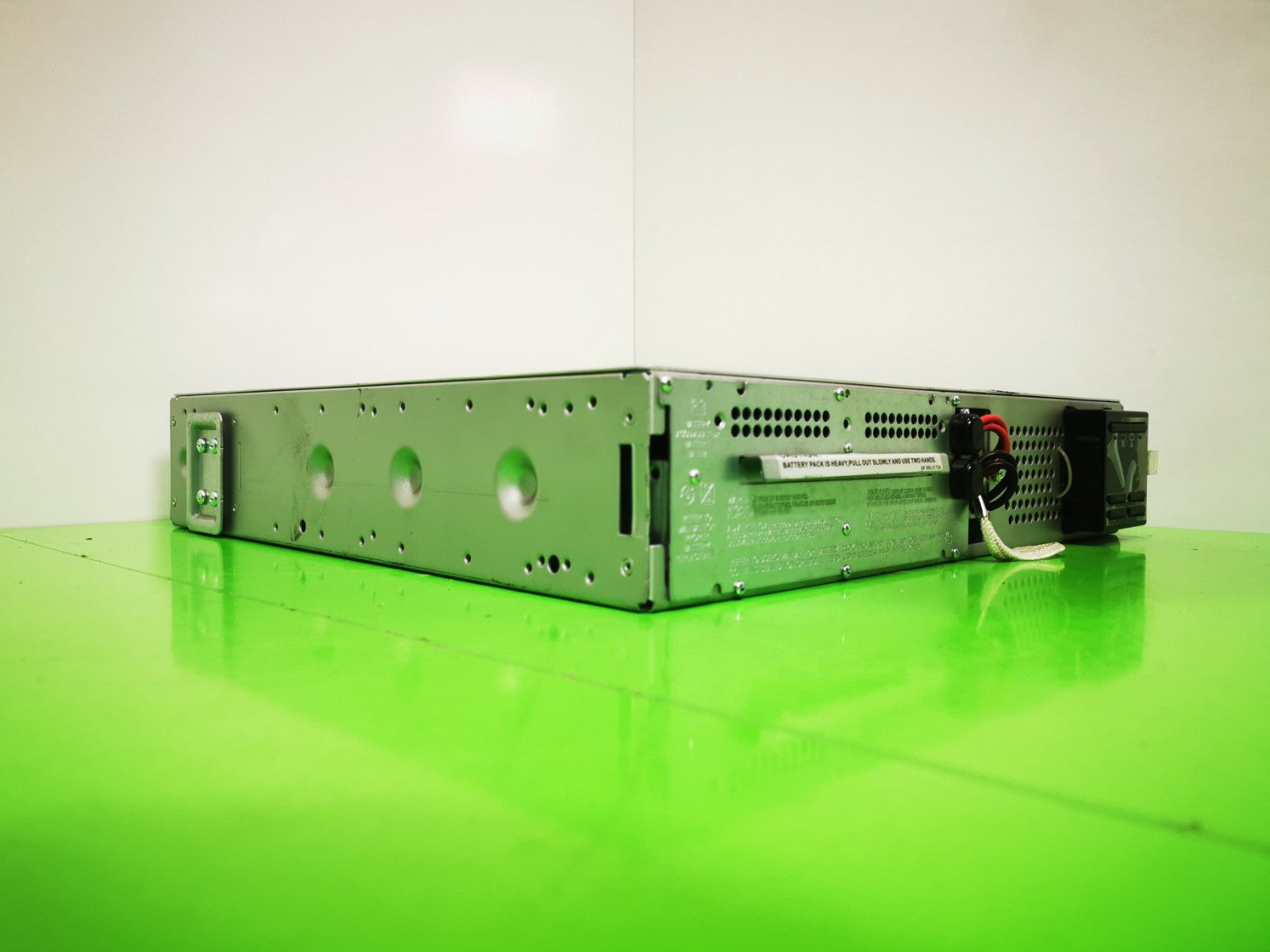 APC Smart-UPS SMT1000RMI2UC 1000VA 2U Rackmount UPS LCD 700W -No Batteries
