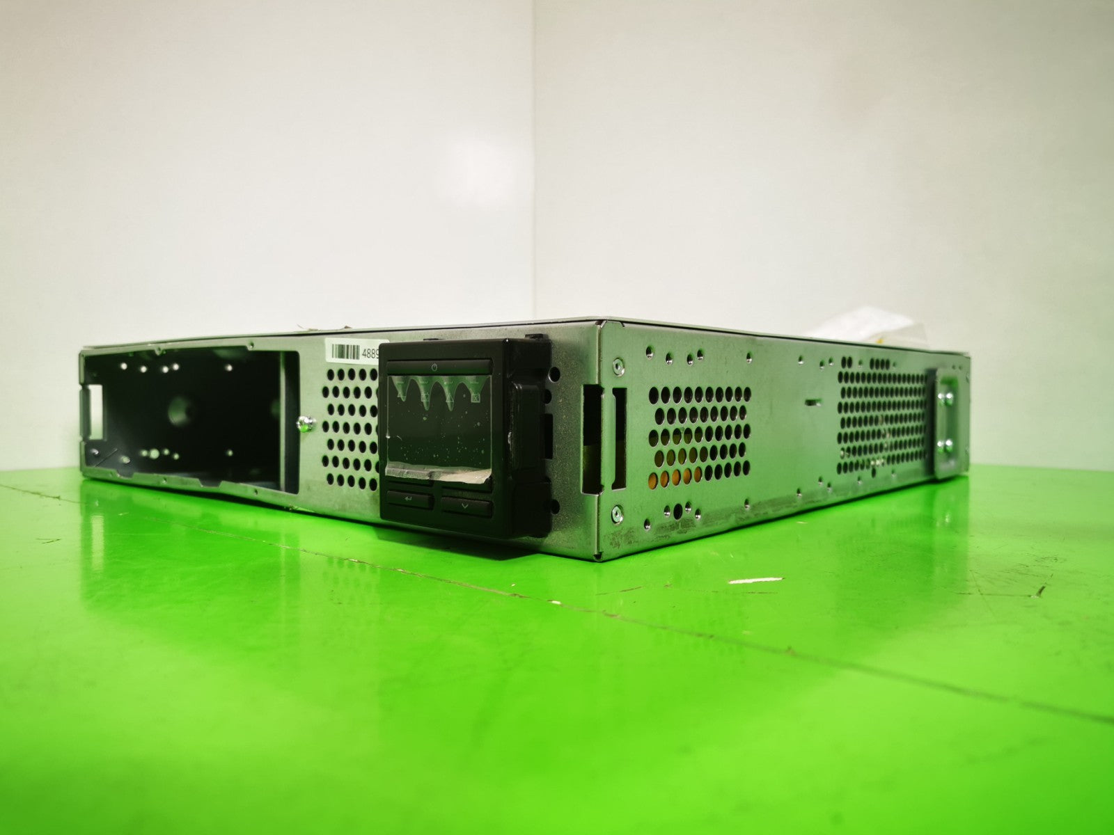 APC SMT1000rmi2u UPS  Uninterruptible Power  - Batteries Removed -No Facia