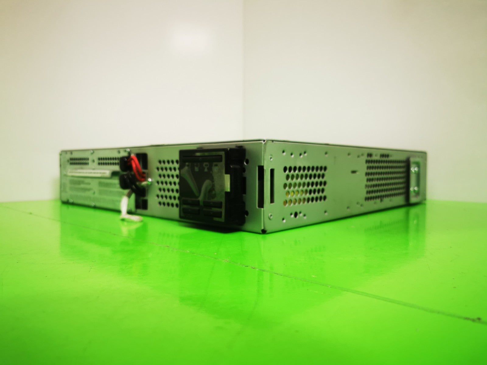 APC Smart-UPS SMT1000RMI2UC 1000VA 2U Rackmount UPS LCD 700W -No Batteries