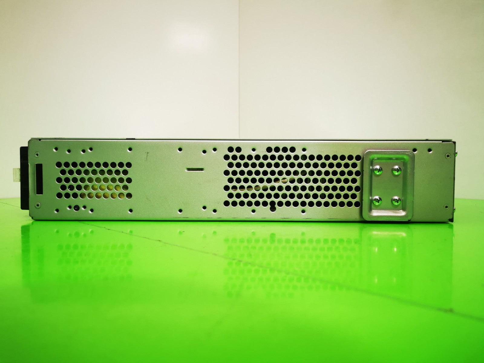APC Smart-UPS SMT1000RMI2UC 1000VA 2U Rackmount UPS LCD 700W -No Batteries
