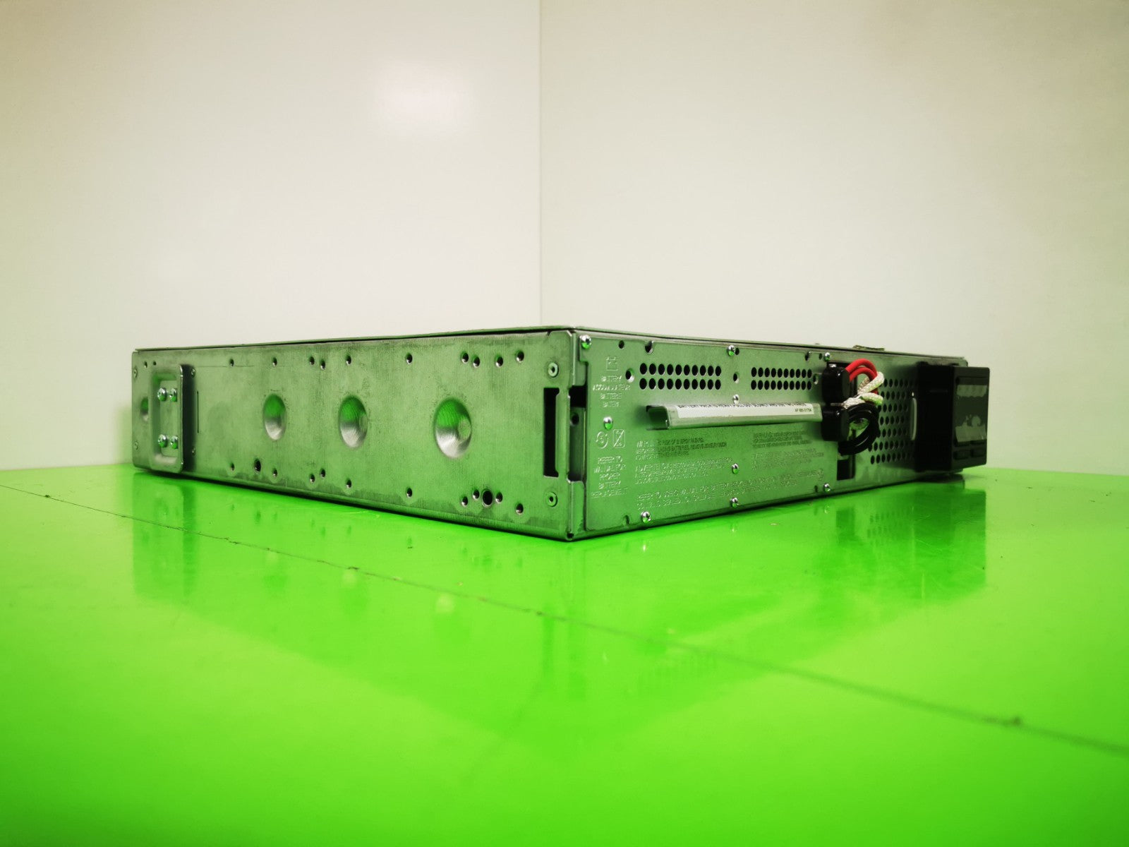 APC Smart-UPS SMT1000RMI2UC 1000VA 2U Rackmount UPS LCD 700W - No Batteries