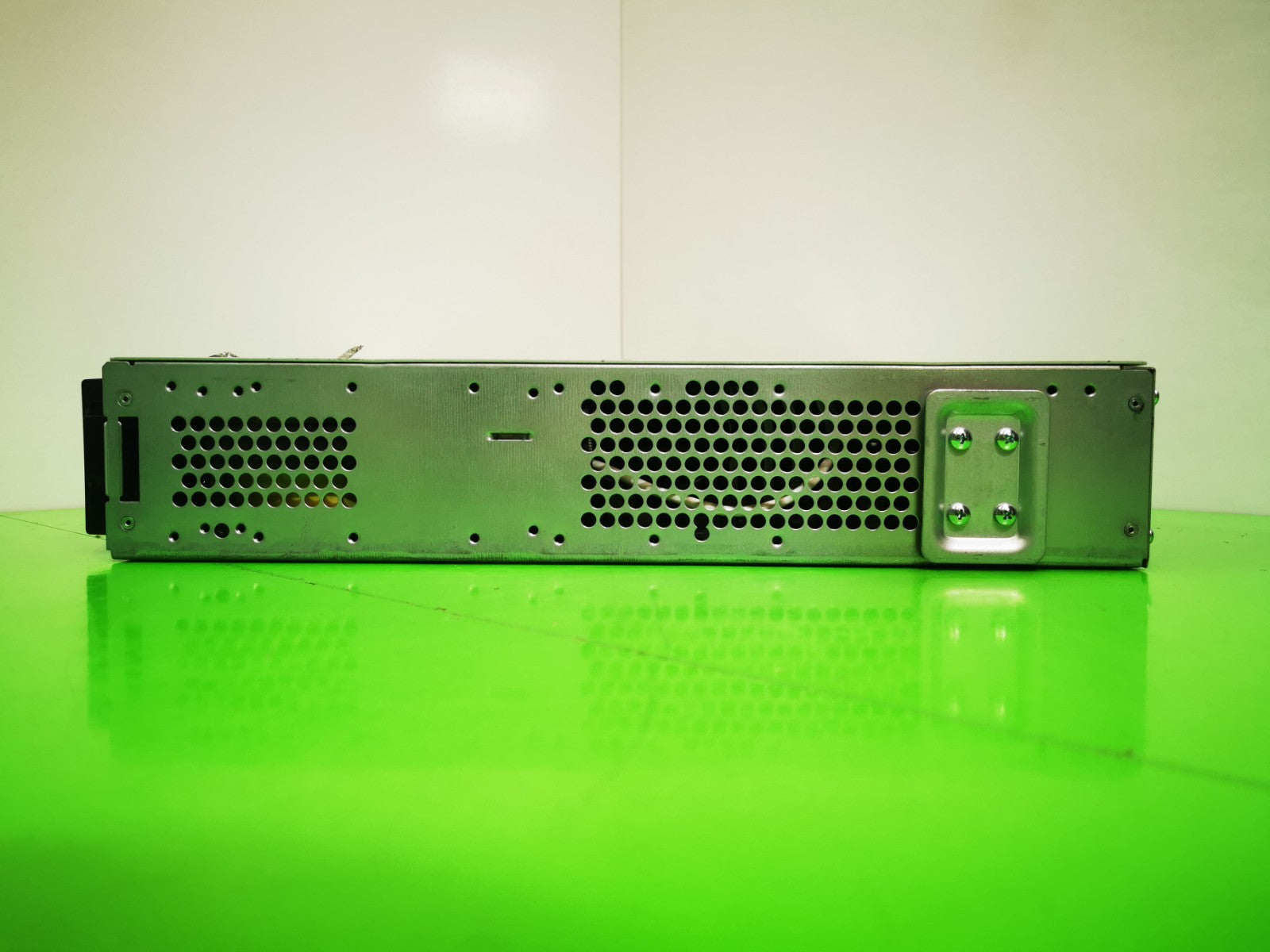 APC Smart-UPS SMT1000RMI2UC 1000VA 2U Rackmount UPS LCD 700W - No Batteries