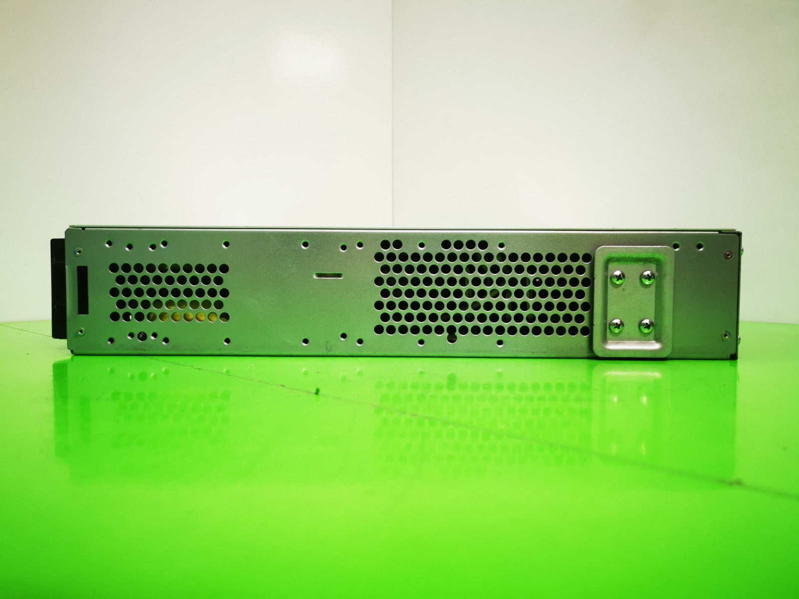 APC Smart-UPS SMT1000RMI2UC 1000VA 2U Rackmount UPS LCD 700W -No Batteries