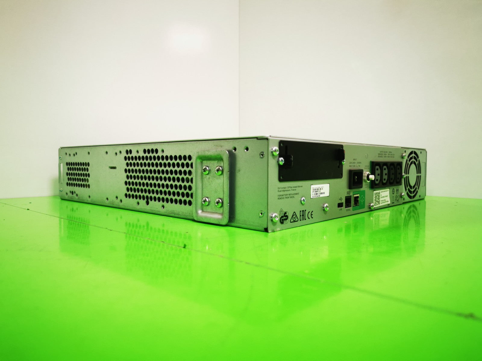 APC Smart-UPS SMT1000RMI2UC 1000VA 2U Rackmount UPS LCD 700W -No Batteries
