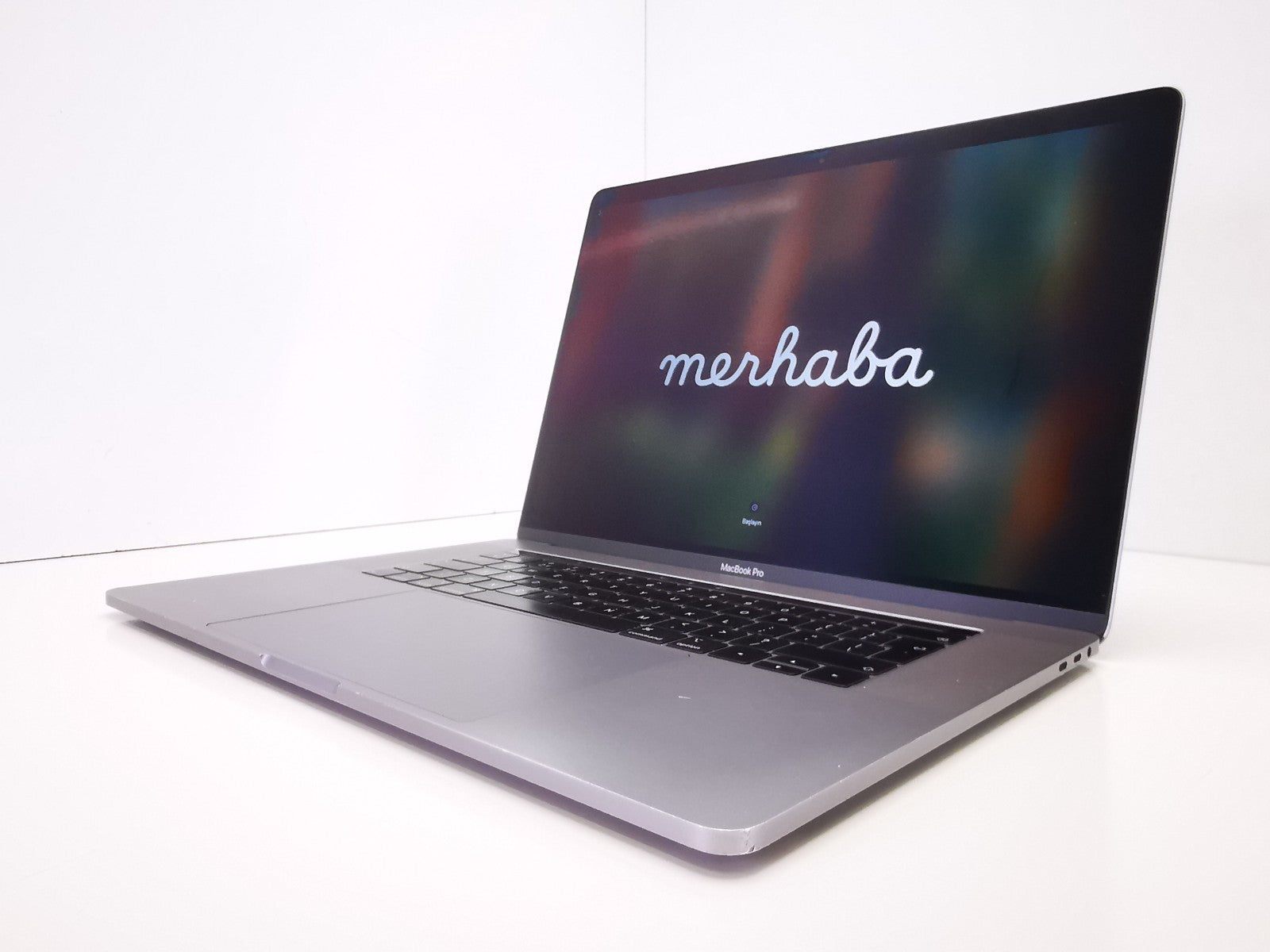 Apple MacBook Pro 2019 16" - Intel i9/16GB RAM/500GB SSD/MacOS Sequoia
