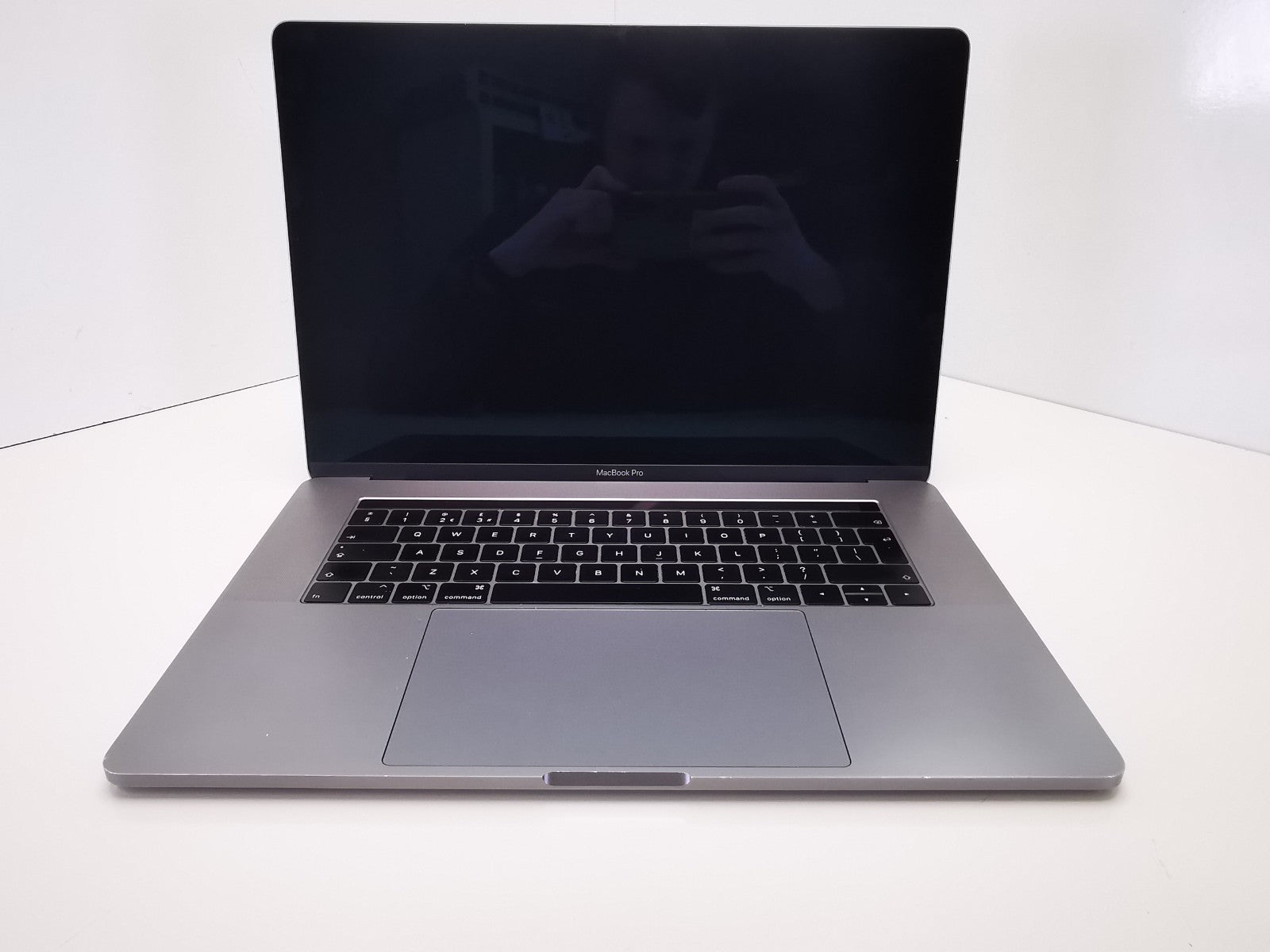 Apple MacBook Pro 2019 16" - Intel i9/16GB RAM/500GB SSD/MacOS Sequoia