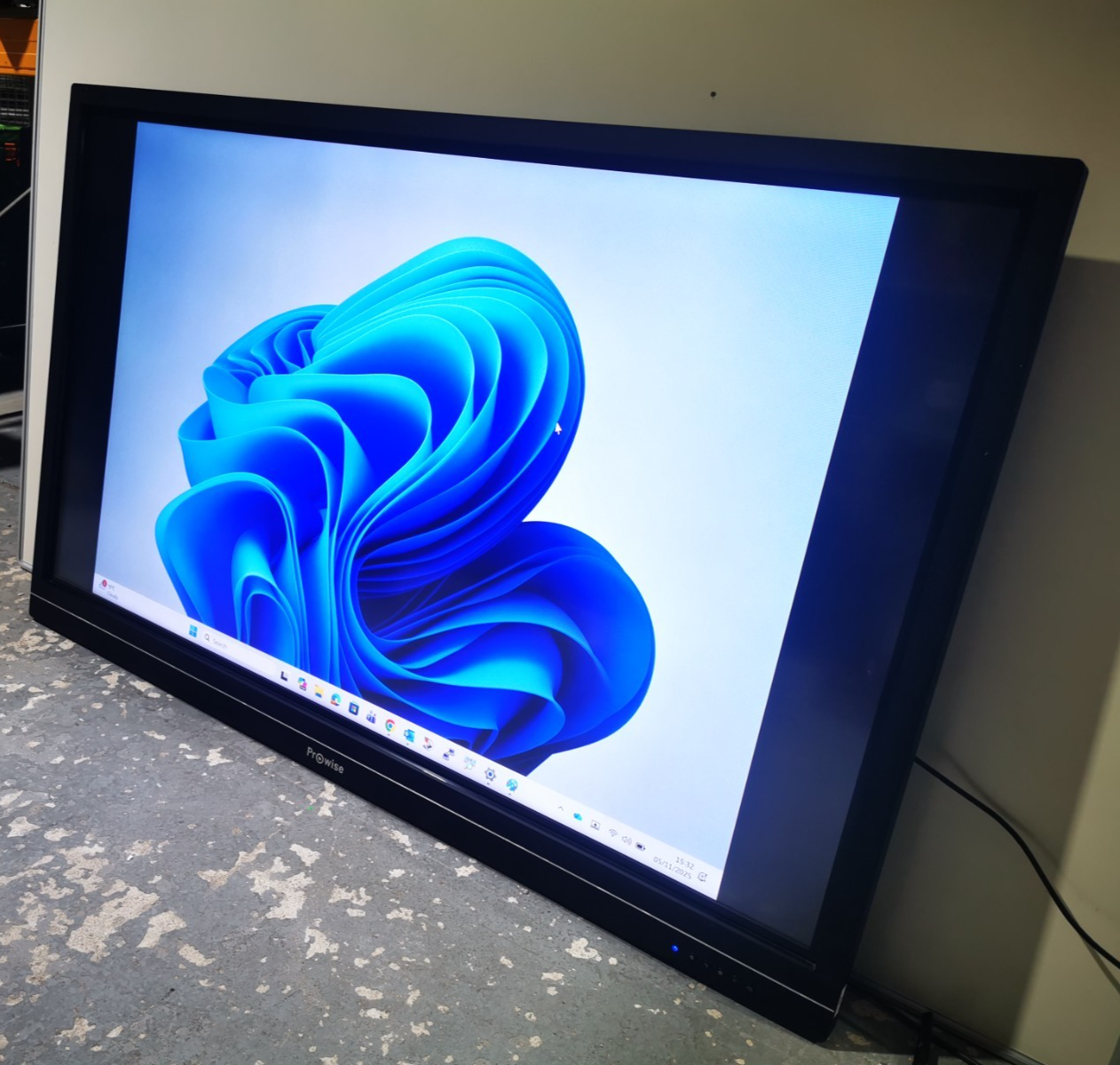 Prowise Entry-Line 65 Inch 1080 HD LED -  - Prowise PW.1.13065.0 - Pressure Mark