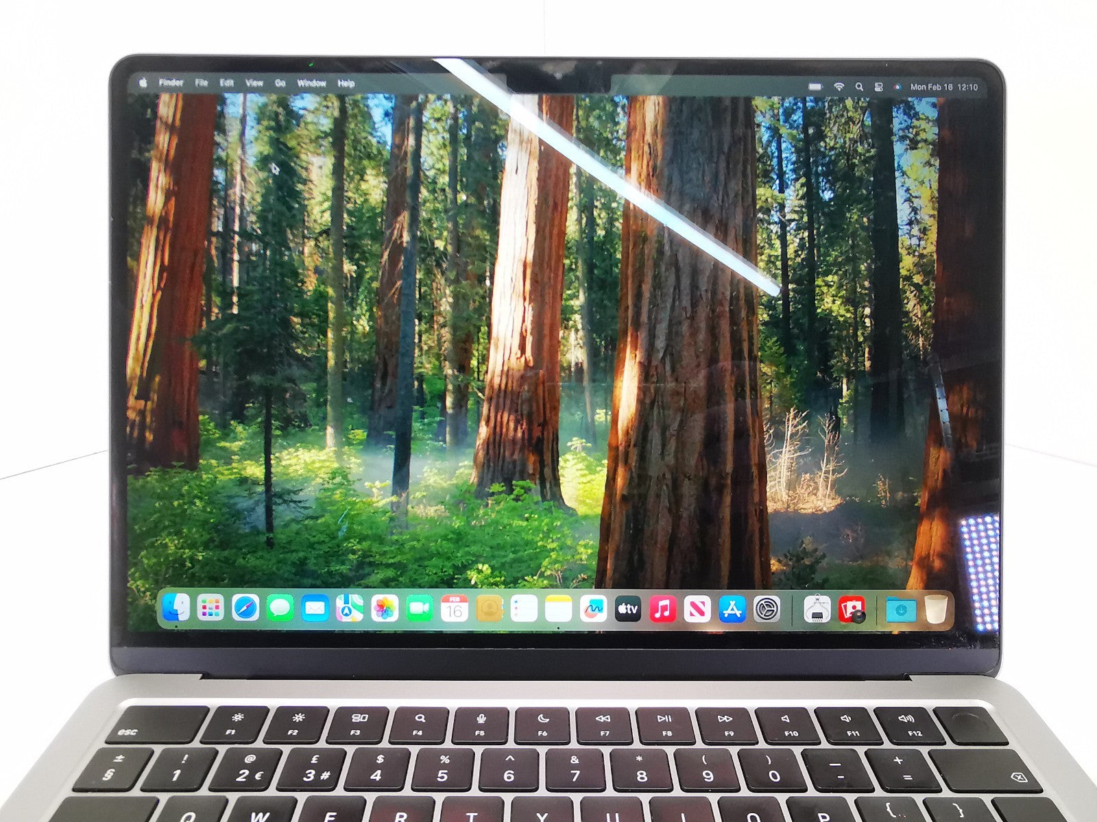 Apple MacBook Air 2022 (A2681) 13.6" - Apple M2/8GB RAM/256GB SSD/MacOS Sequoia