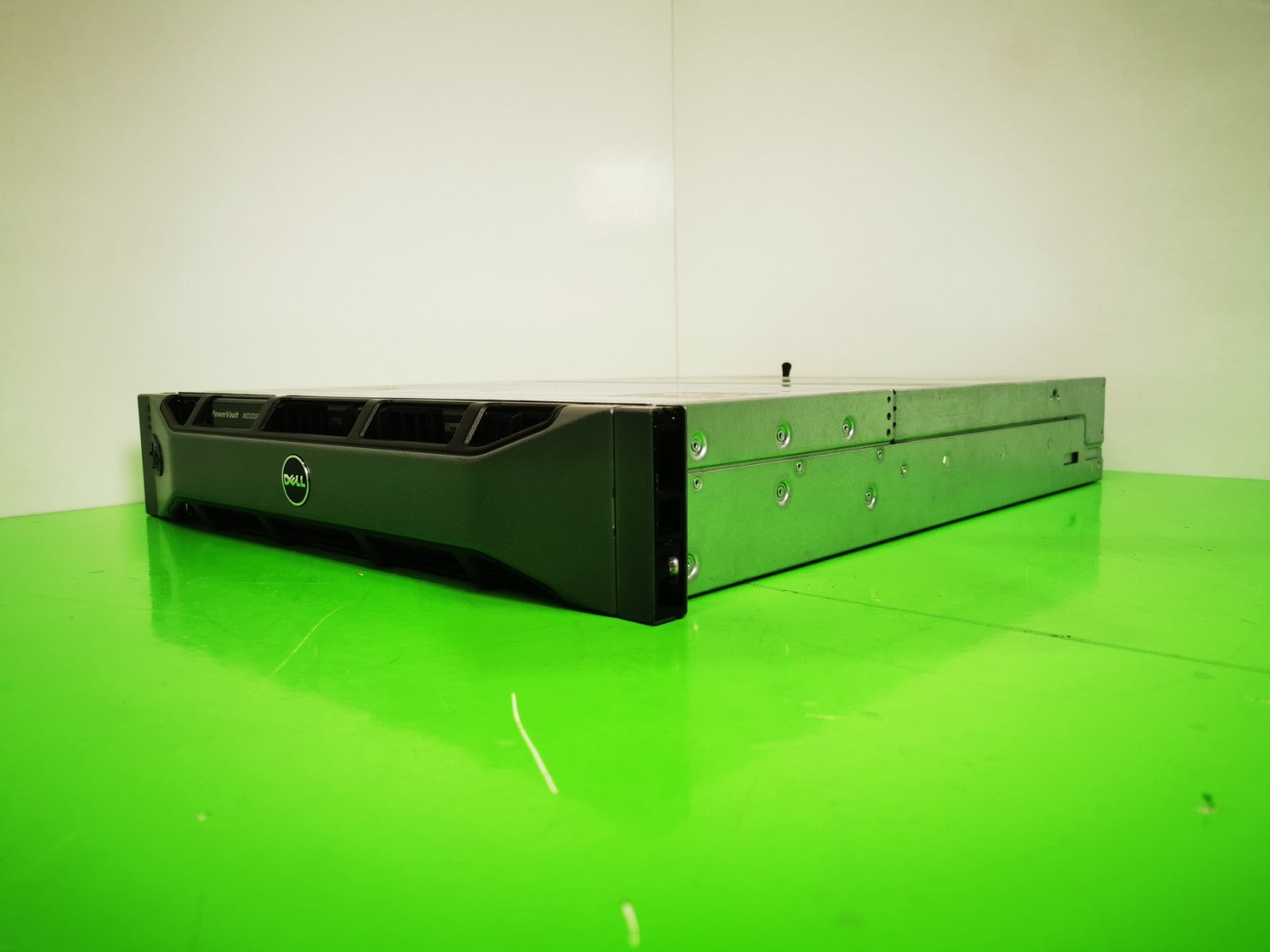 Dell PowerVault MD3200 7x 2TB HDDs 14TB SAN Storage Array With HDDs