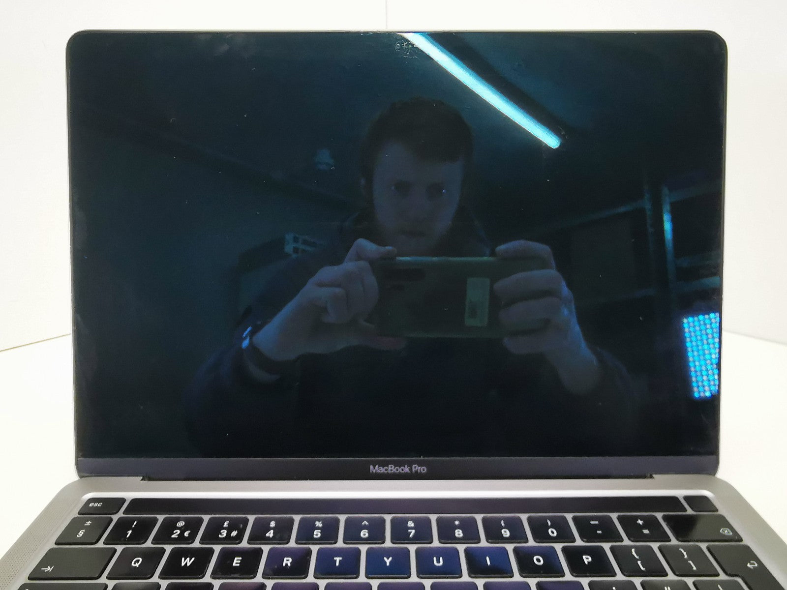 Apple MacBook Pro 2020 13" - Intel i5/16GB RAM/500GB SSD/MacOS Sequoia