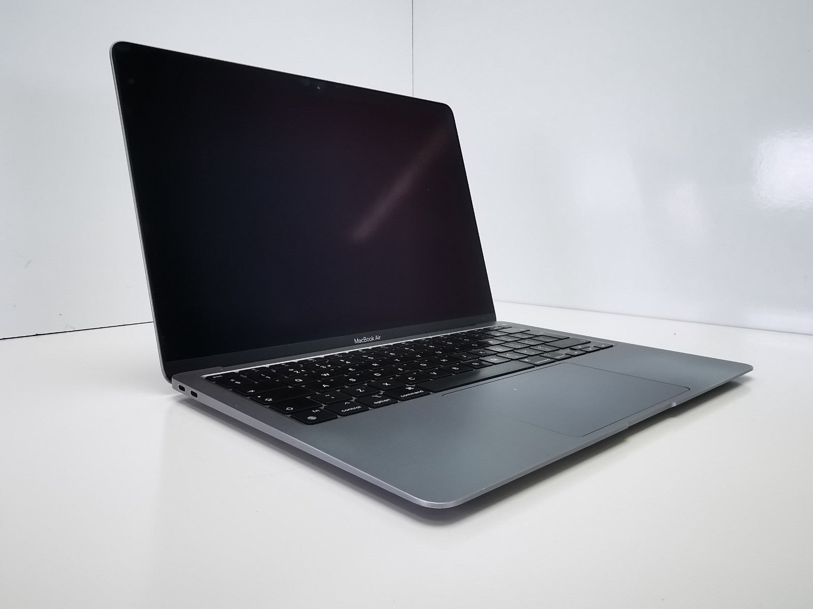 Apple MacBook Air 2020 (A2337) 13.3" - Apple M1/16GB RAM/500GB SSD/MacOS Sonama
