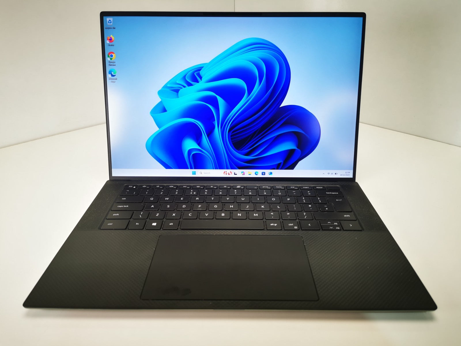 Dell Precision 5560 15.6" - i7-11th/32GB/512GB RTX A2000 - DEFECTS Read DESC