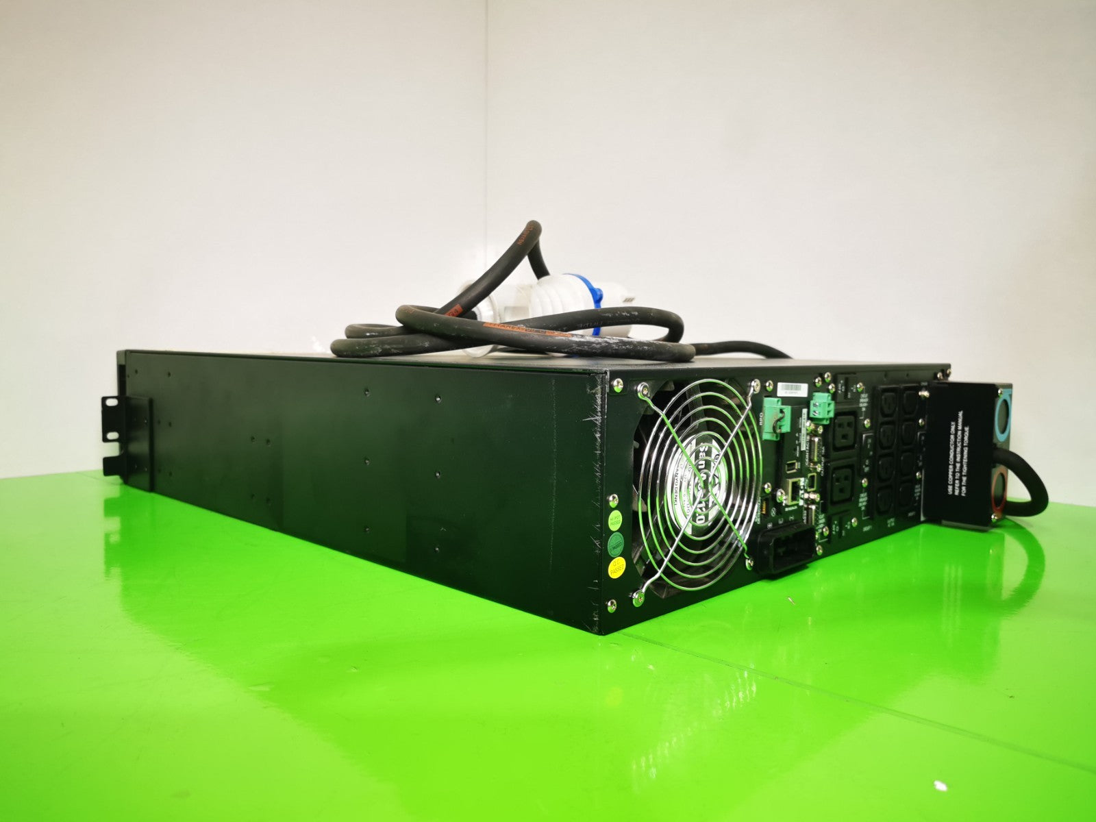 EATON 9SX 9SX5KIRT UPS 4500 WATT 5000 VA - Batteries Removed - Faulty / Spares