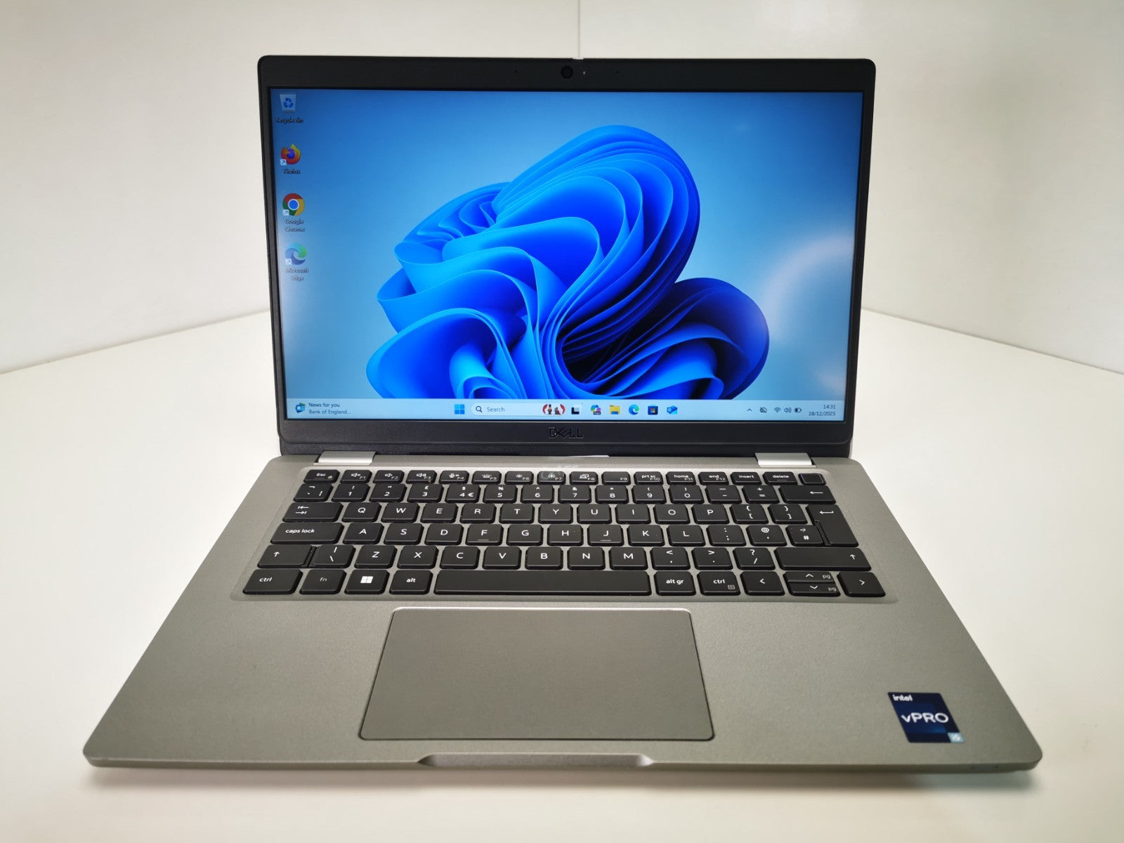 Dell Laptop Latitude 5330 13.3" i5-1245U 16GB RAM 256GB SSD Windows 11 Pro