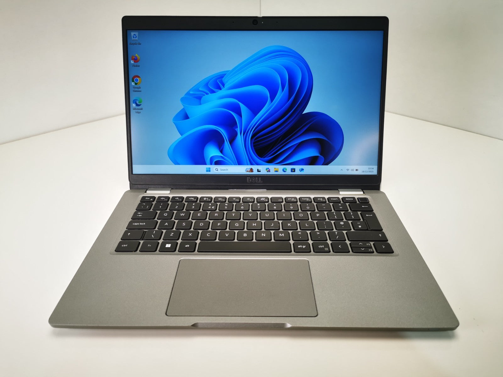 Dell Laptop Latitude 5330 13.3" i5-1245U 16GB RAM 256GB SSD Windows 11 Pro