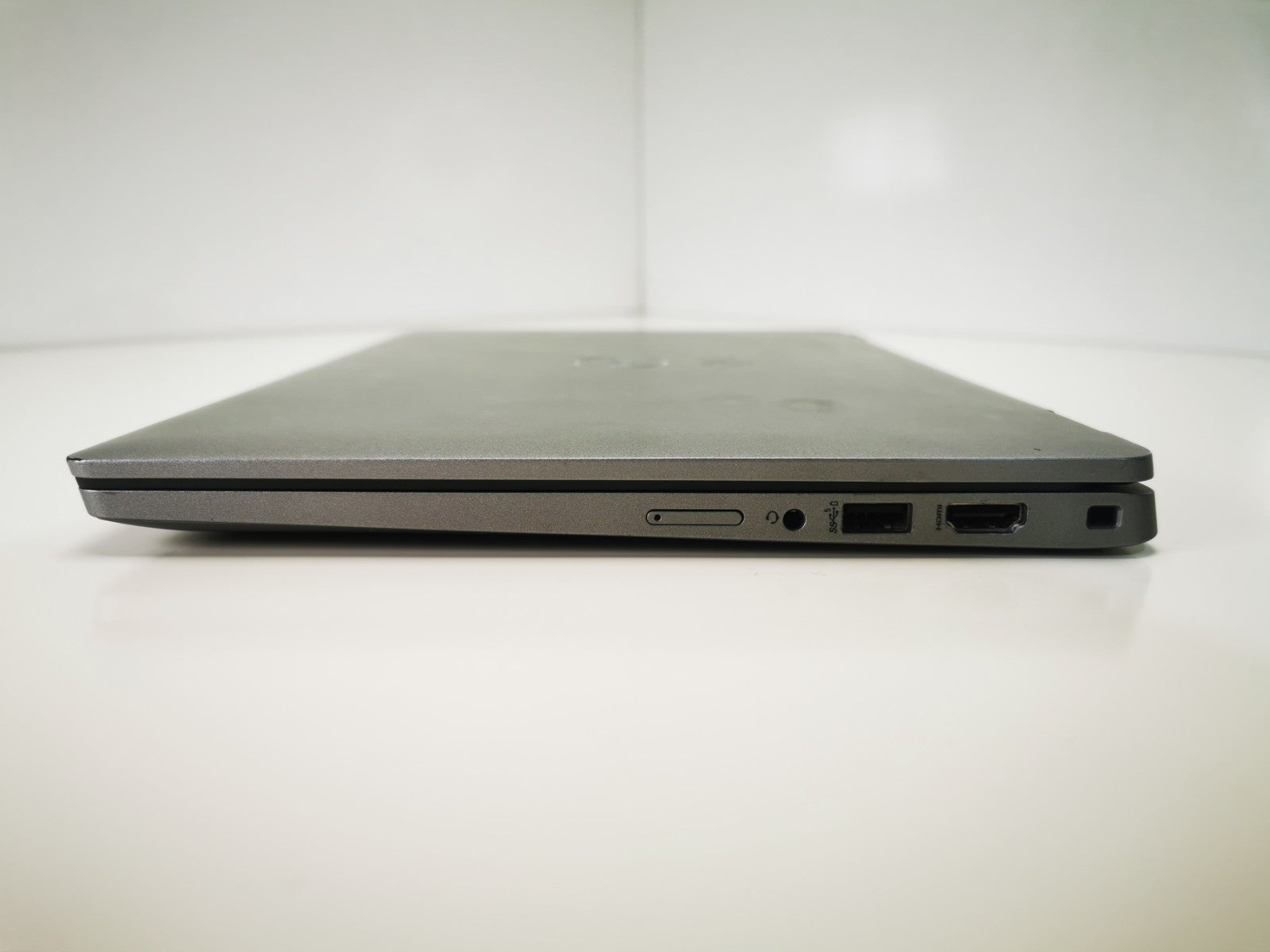 Dell Laptop Latitude 5330 13.3" i5-1245U 16GB RAM 256GB SSD Windows 11 Pro