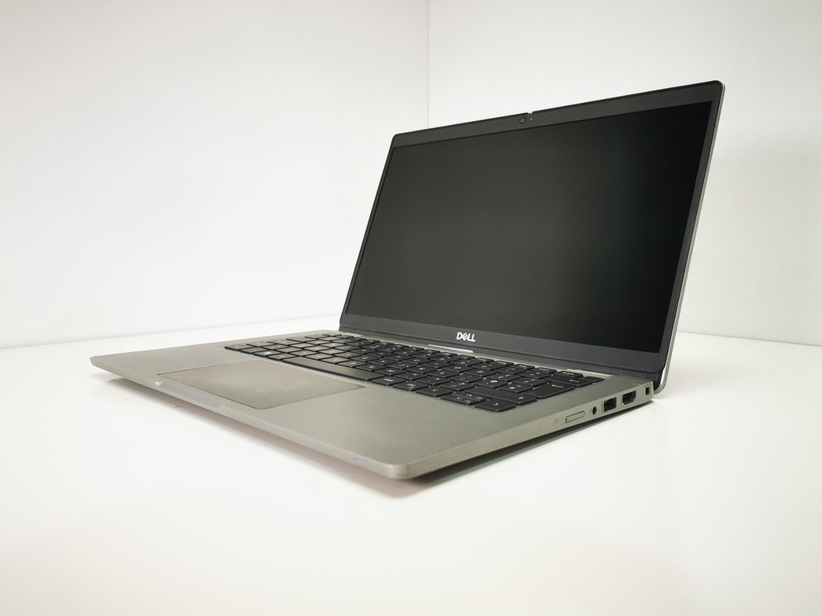 Dell Laptop Latitude 5330 13.3" i5-1245U 16GB RAM 256GB SSD Windows 11 Pro