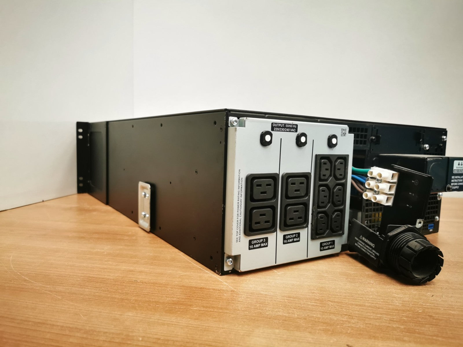 APC SRT6KRMXLI Smart-UPS 3U SRT 6000VA 6kVA 6000W UPS - Not fully tested