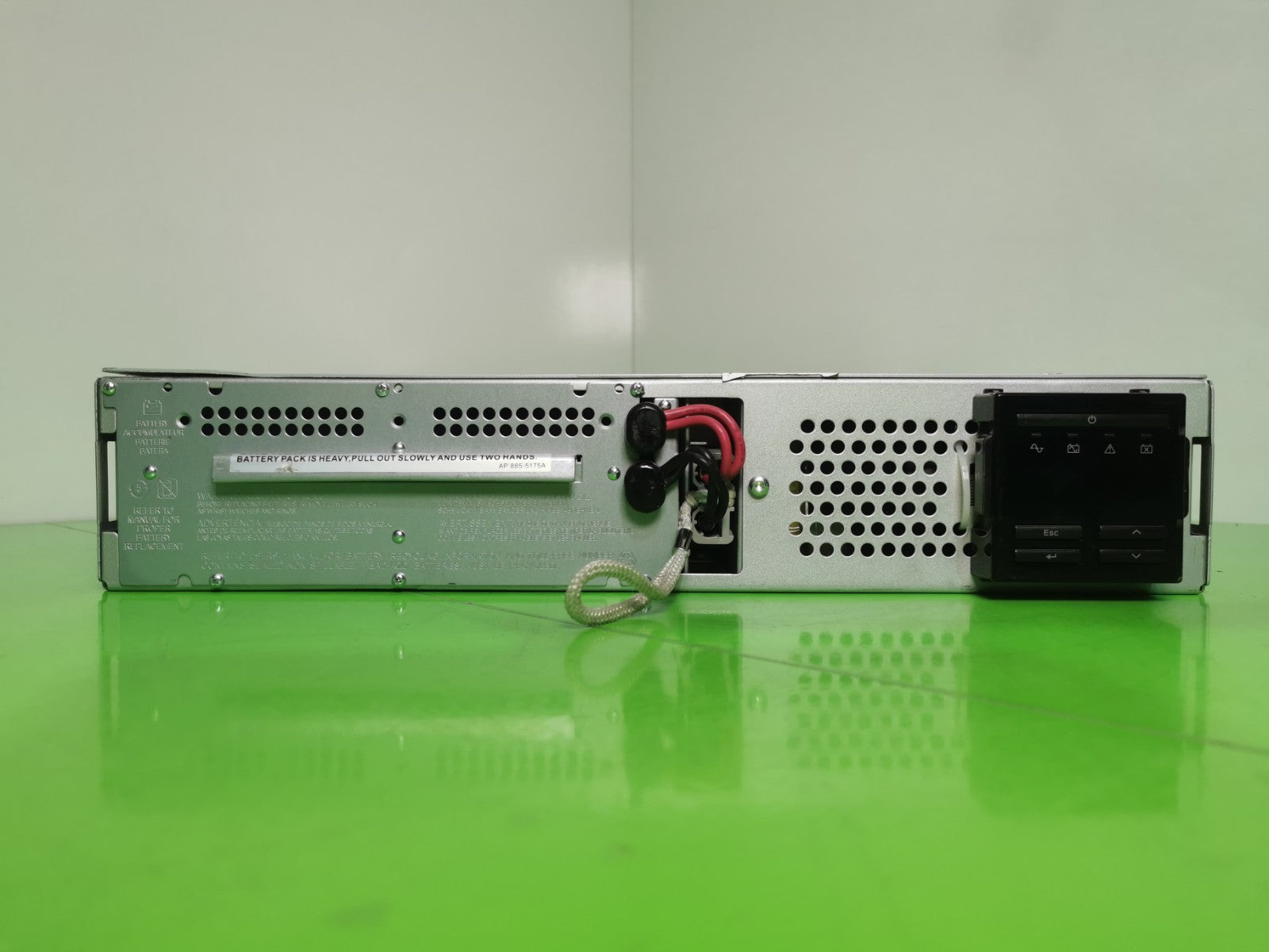 APC Smart-UPS SMT1000RMI2UC 1000VA 2U Rackmount UPS LCD 700W -With Batteries