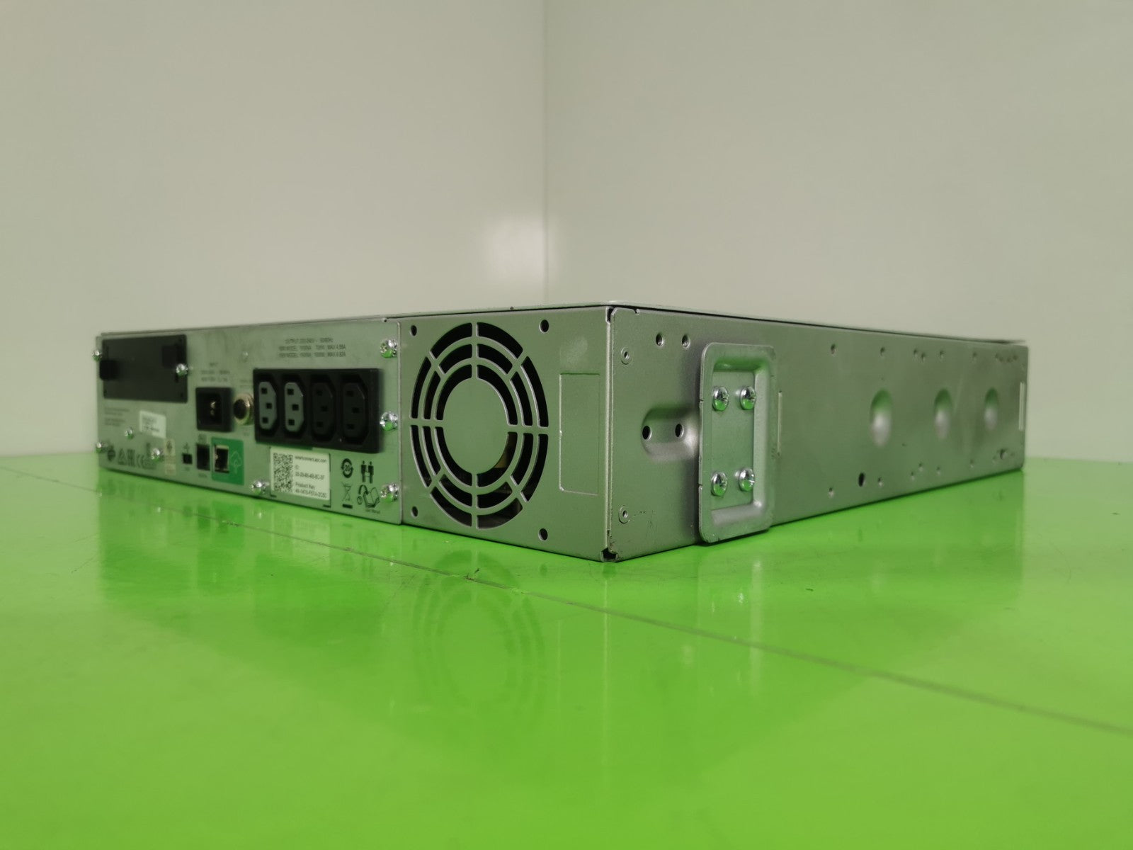 APC Smart-UPS SMT1000RMI2UC 1000VA 2U Rackmount UPS LCD 700W -With Batteries