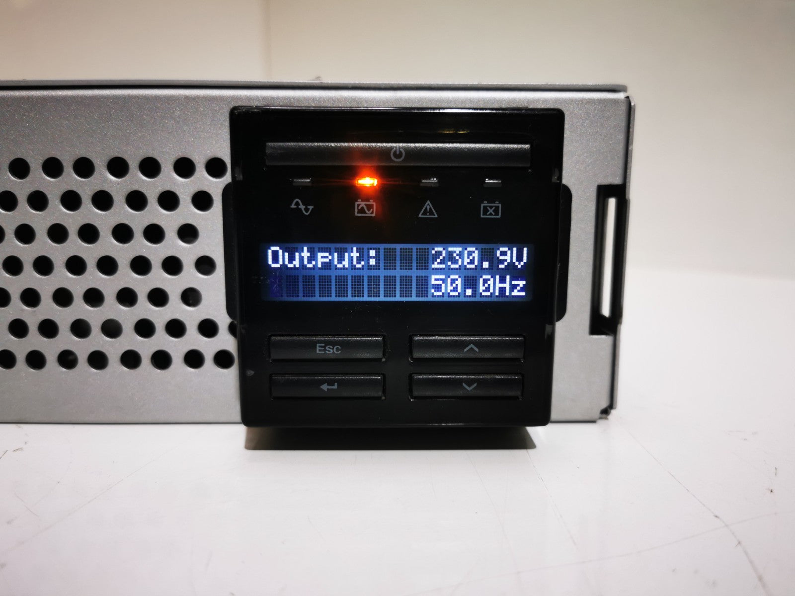 APC Smart-UPS SMT1000RMI2UC 1000VA 2U Rackmount UPS 230V 700W Tested Working