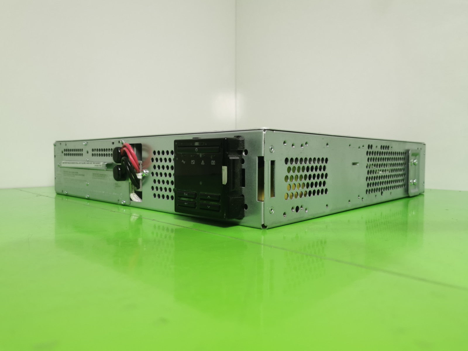 APC Smart-UPS SMT1000RMI2UC 1000VA 2U Rackmount UPS LCD 700W - Tested & Working