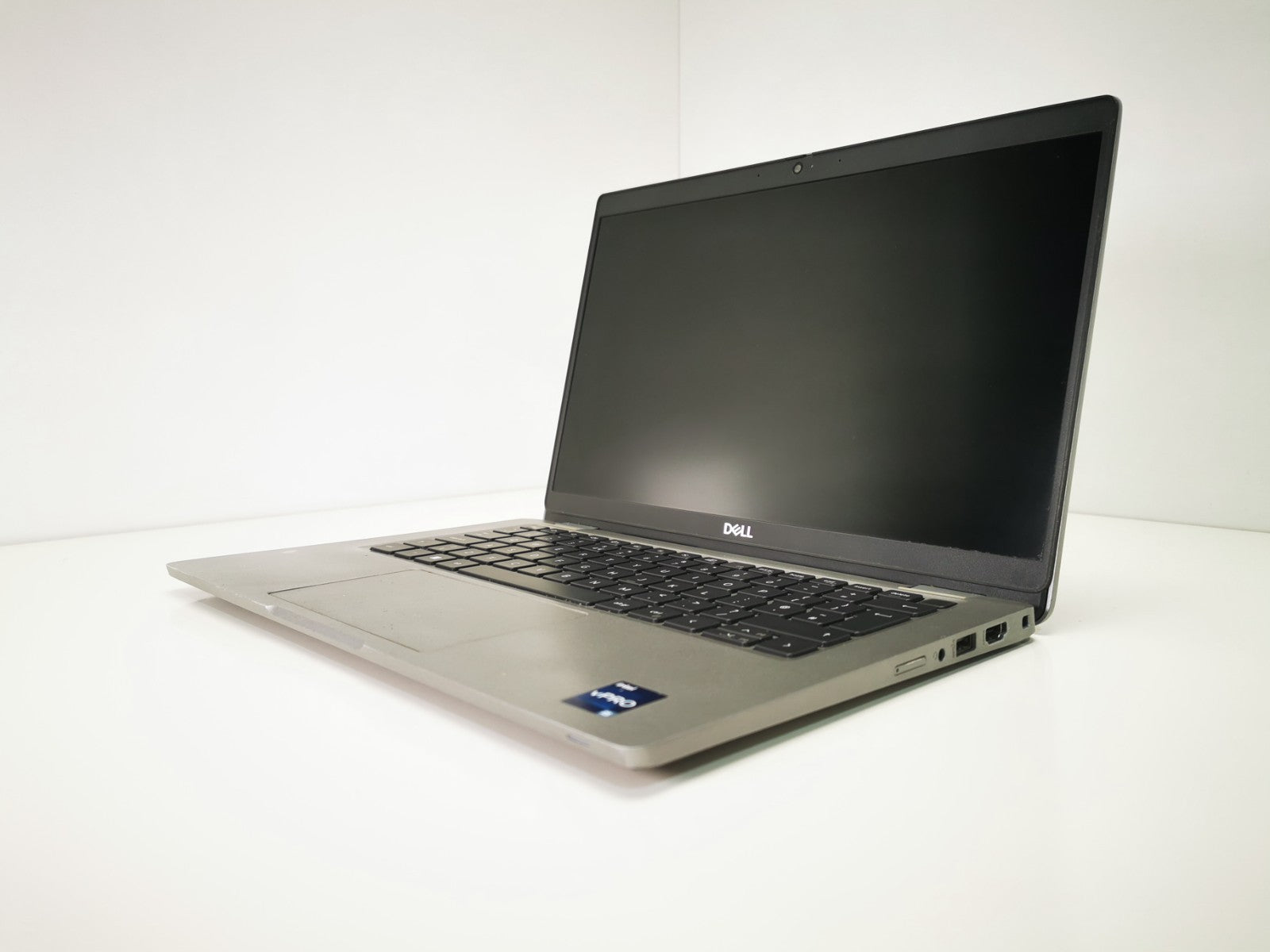 Dell Laptop Latitude 5330 13.3" i5-1245U 16GB RAM 256GB SSD Windows 11 Pro