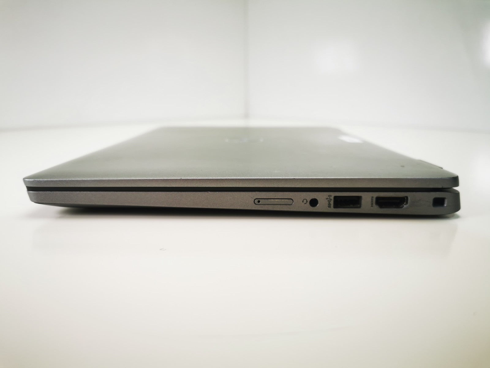 Dell Laptop Latitude 5330 13.3" i5-1245U 16GB RAM 256GB SSD Windows 11 Pro