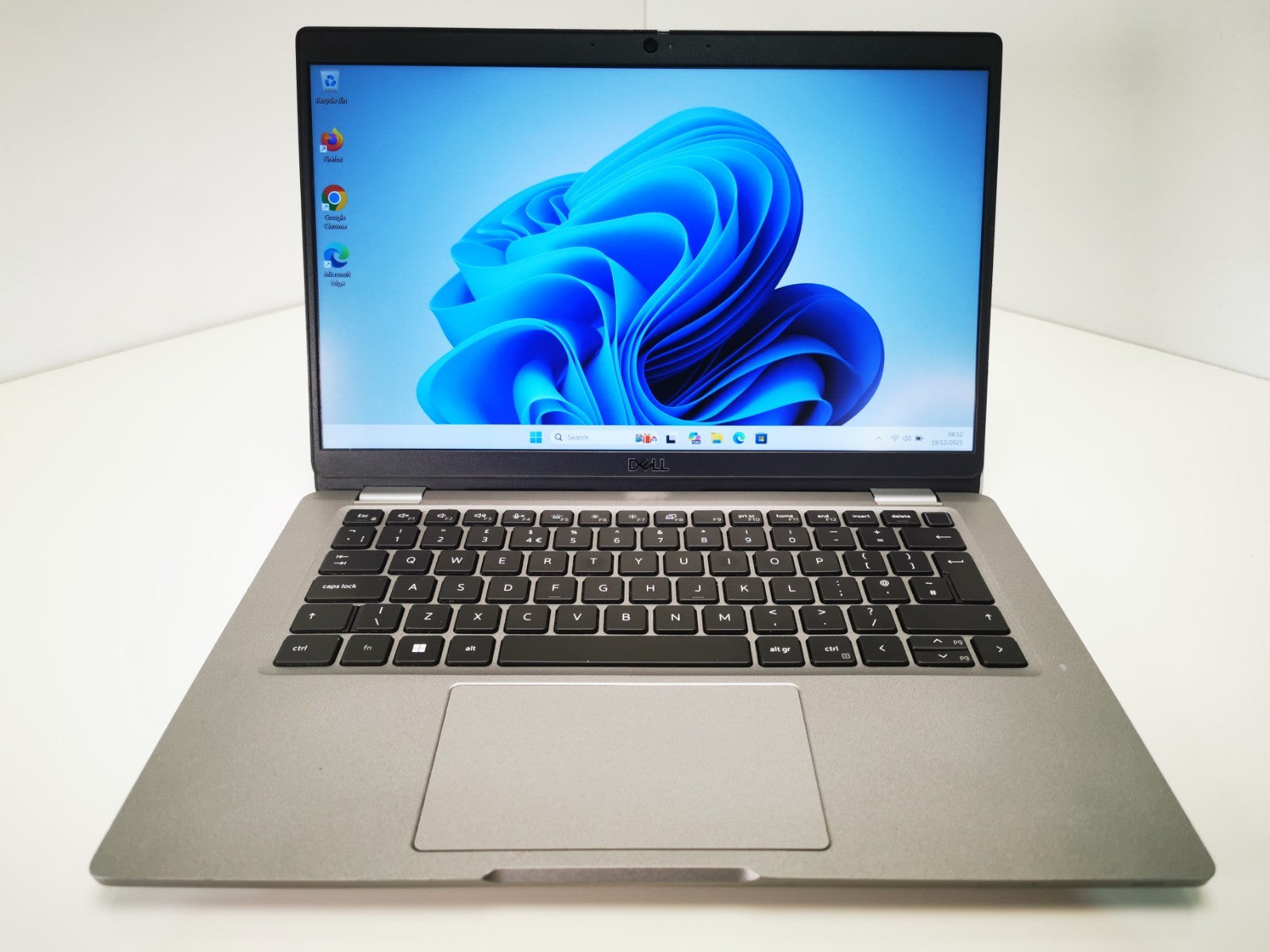 Dell Laptop Latitude 5330 13.3" i5-1245U 16GB RAM 256GB - Key Fault -  Grade D