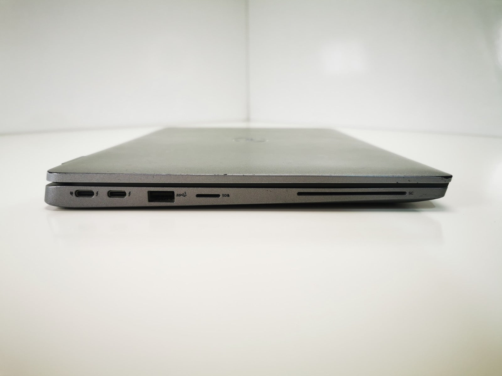 Dell Laptop Latitude 5330 13.3" i5-1245U 16GB RAM 256GB SSD Windows 11 Pro