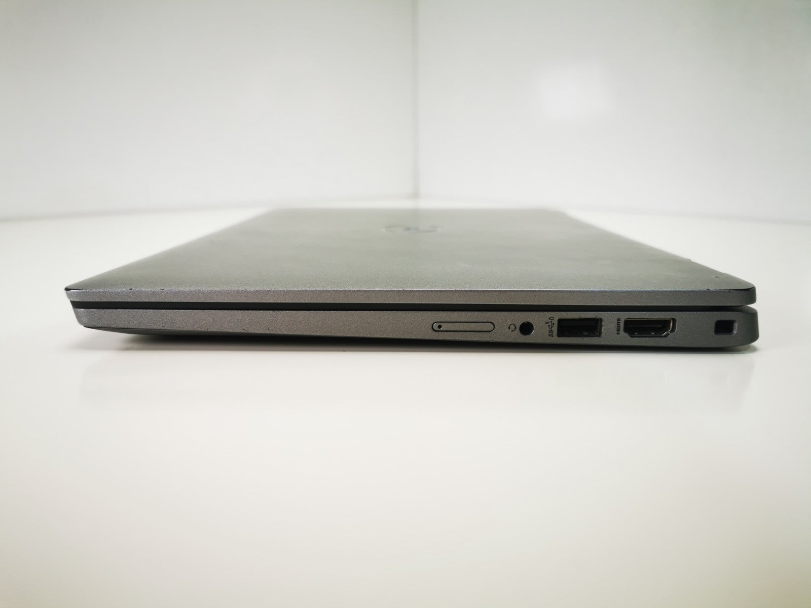Dell Laptop Latitude 5330 13.3" i5-1245U 16GB RAM 256GB SSD Windows 11 Pro