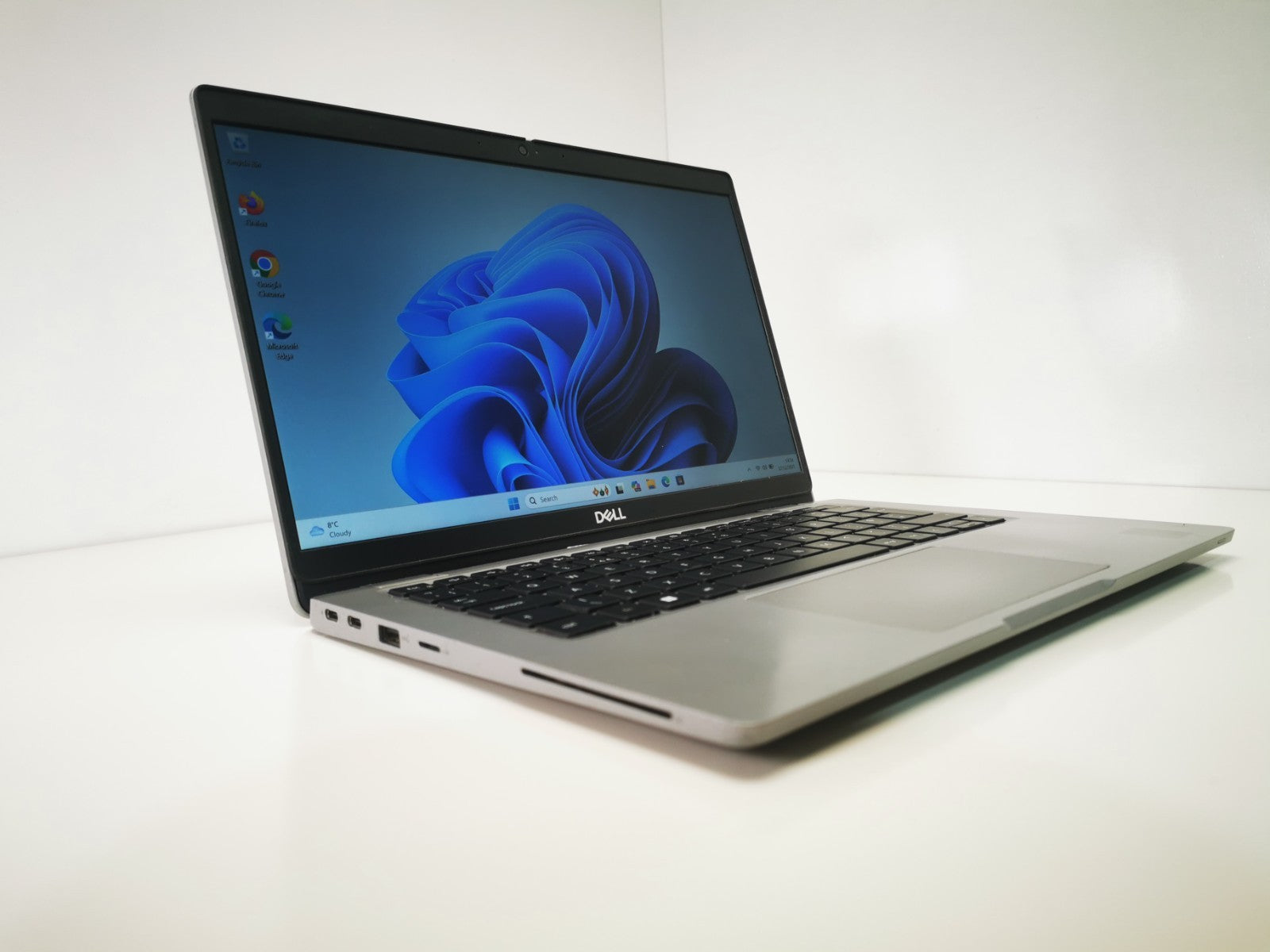 Dell Laptop Latitude 5330 13.3" i5-1245U 16GB RAM 256GB SSD Windows 11 Pro