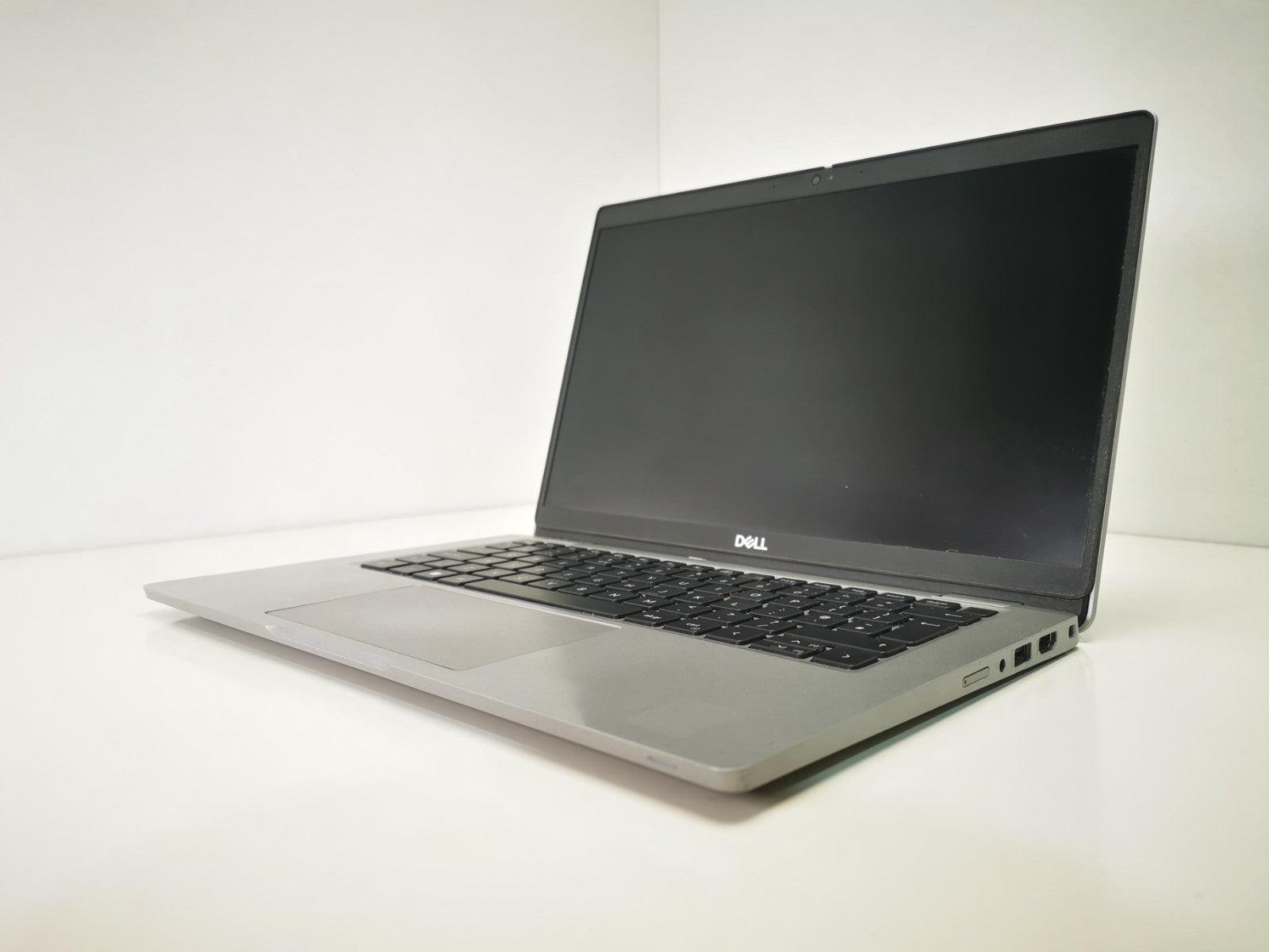 Dell Laptop Latitude 5330 13.3" i5-1245U 16GB RAM 256GB SSD Windows 11 Pro