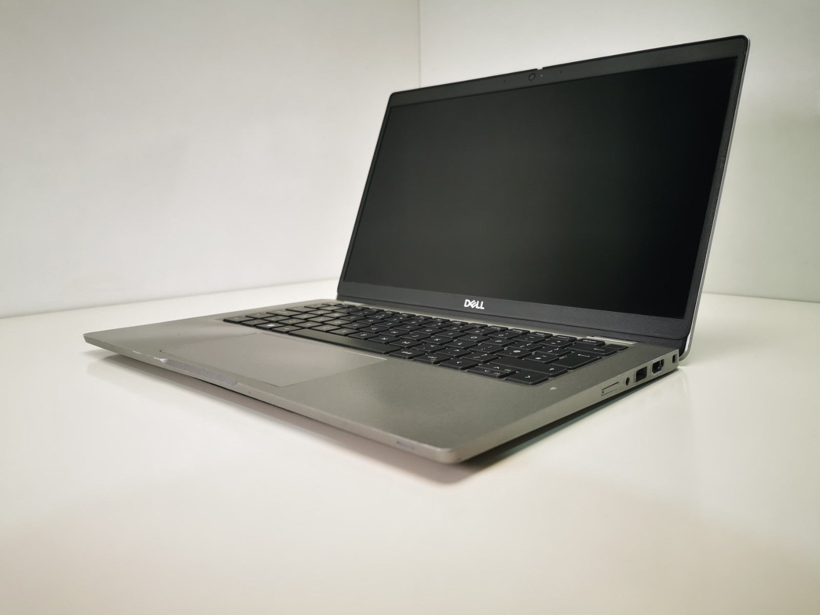 Dell Laptop Latitude 5330 13.3" i5-1245U 16GB RAM 256GB - Key Fault -  Grade D