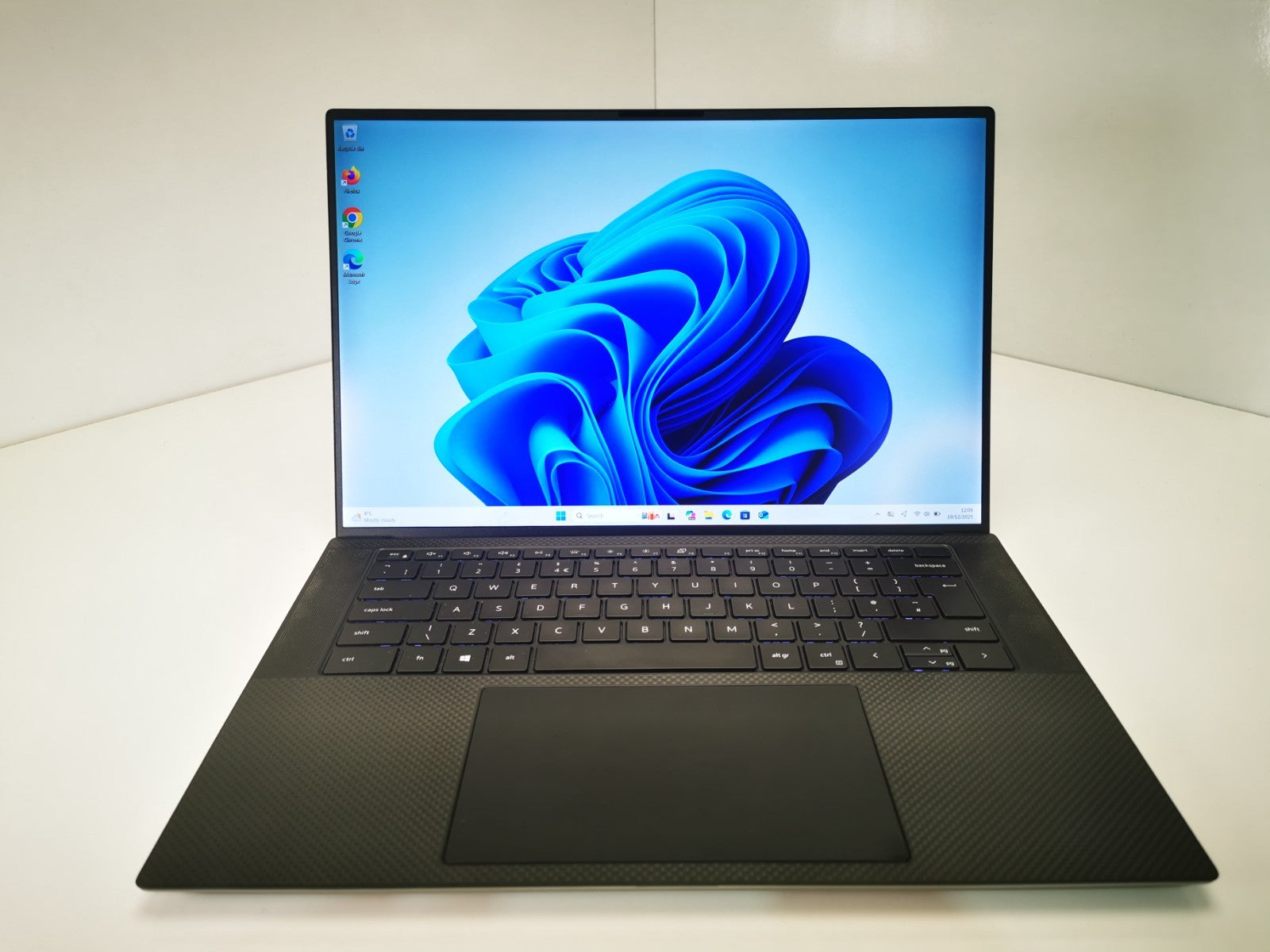 Dell Precision 5550 15.6″ Workstation i7-10th Gen, 32GB RAM, 512GB - Grade D
