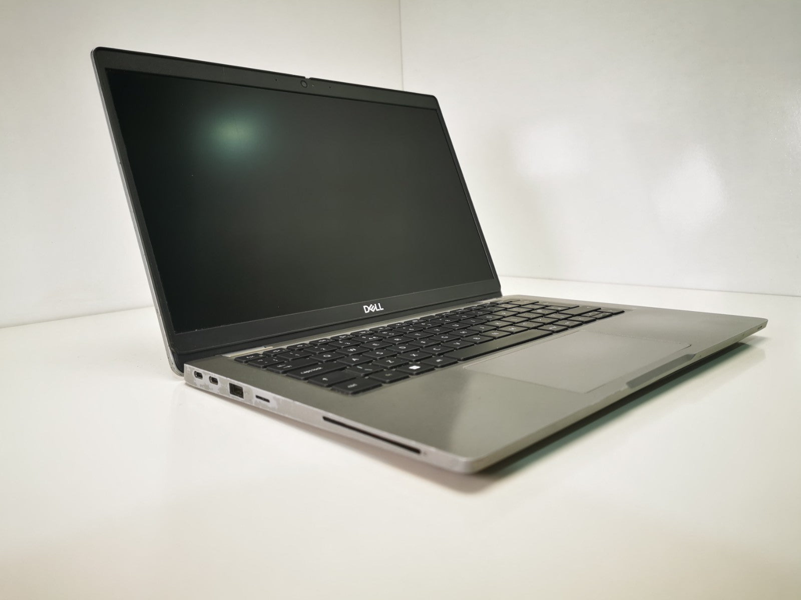 Dell Laptop Latitude 5330 13.3" i5-1245U 16GB RAM 256GB - Key Fault -  Grade D