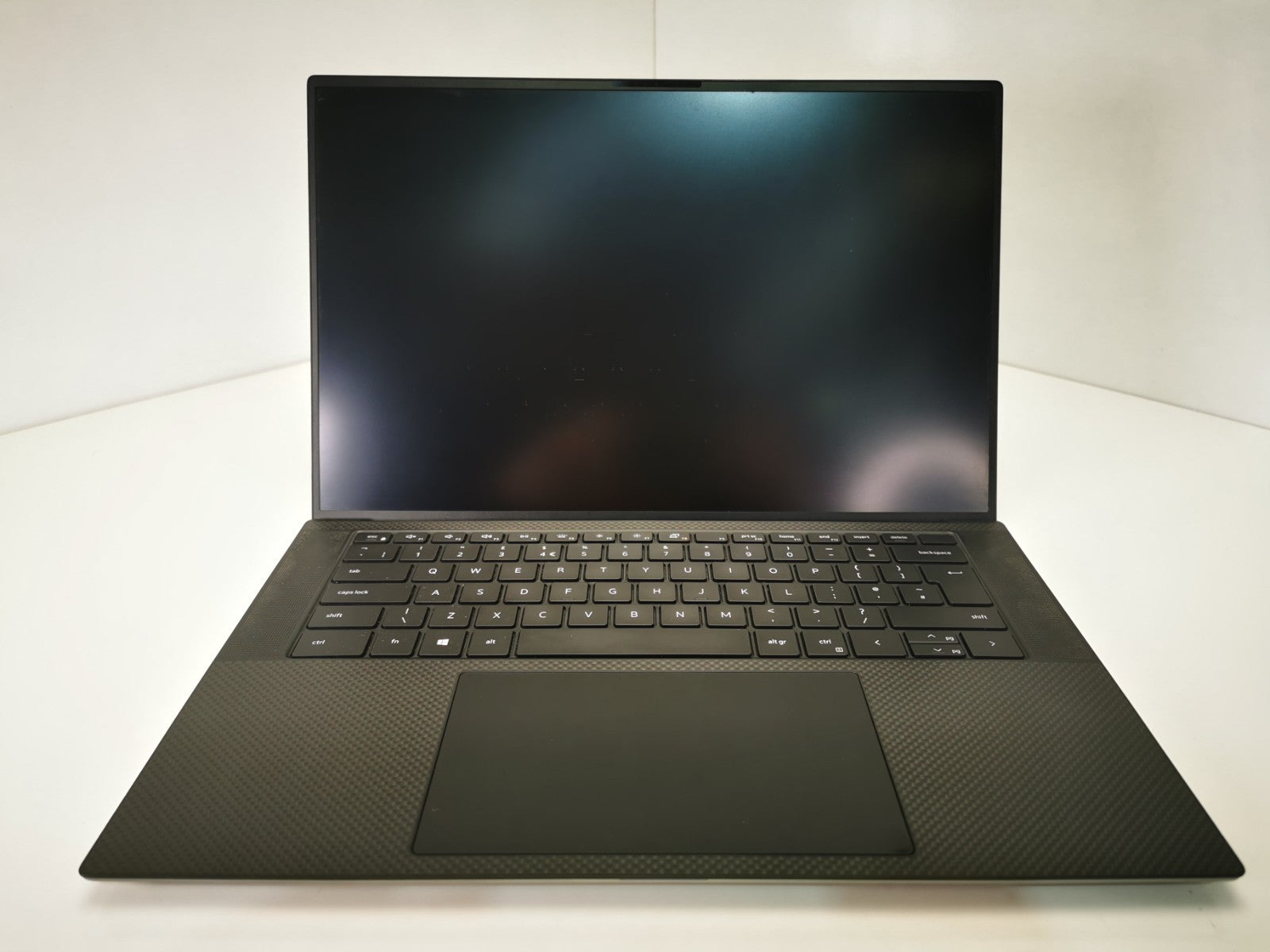Dell Precision 5550 15.6″ Workstation i7-10th Gen, 32GB RAM, 512GB - Grade D