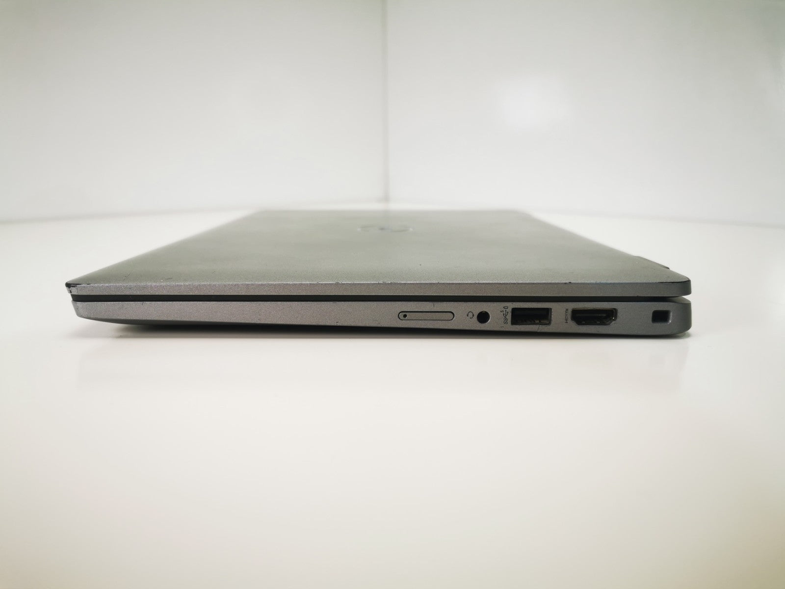 Dell Laptop Latitude 5330 13.3" i5-1245U 16GB RAM 256GB SSD Windows 11 Pro