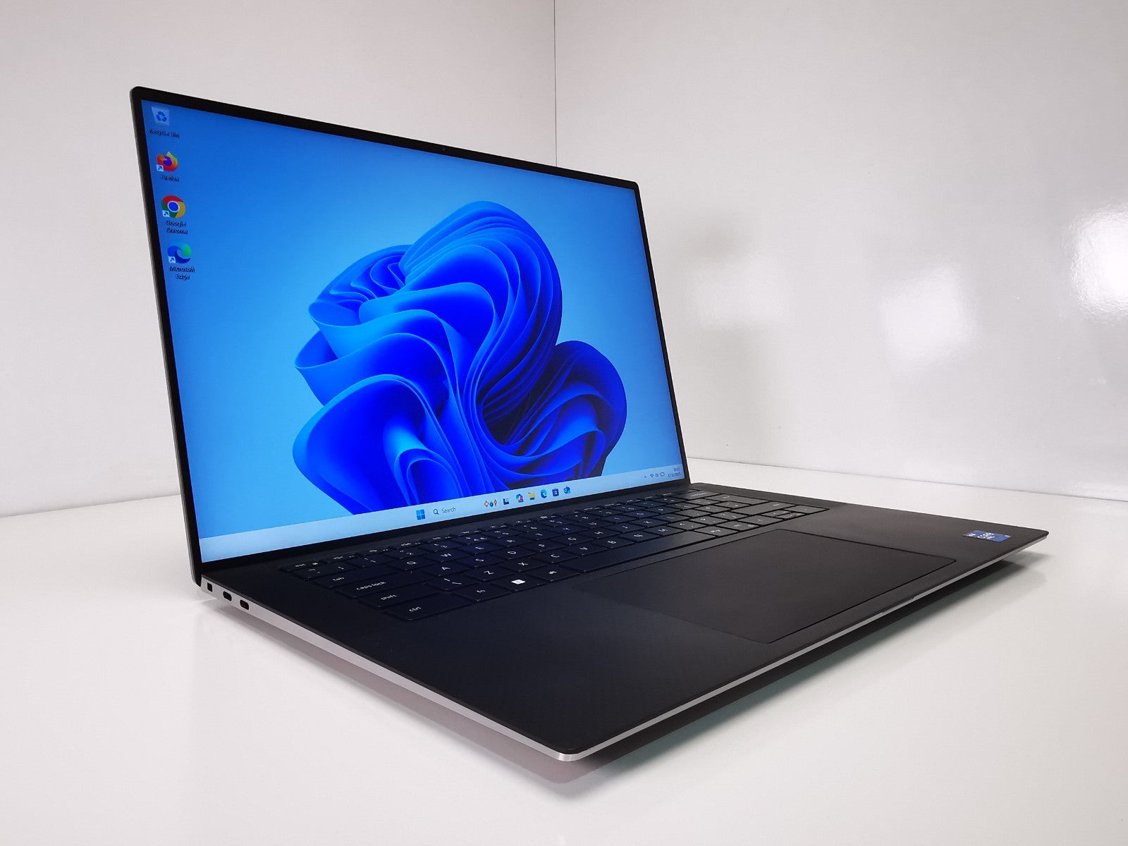 Dell Laptop Precision 5560 Core i7-11850H 32GB/512GB RTX A2000 15.6" WUXGA IPS