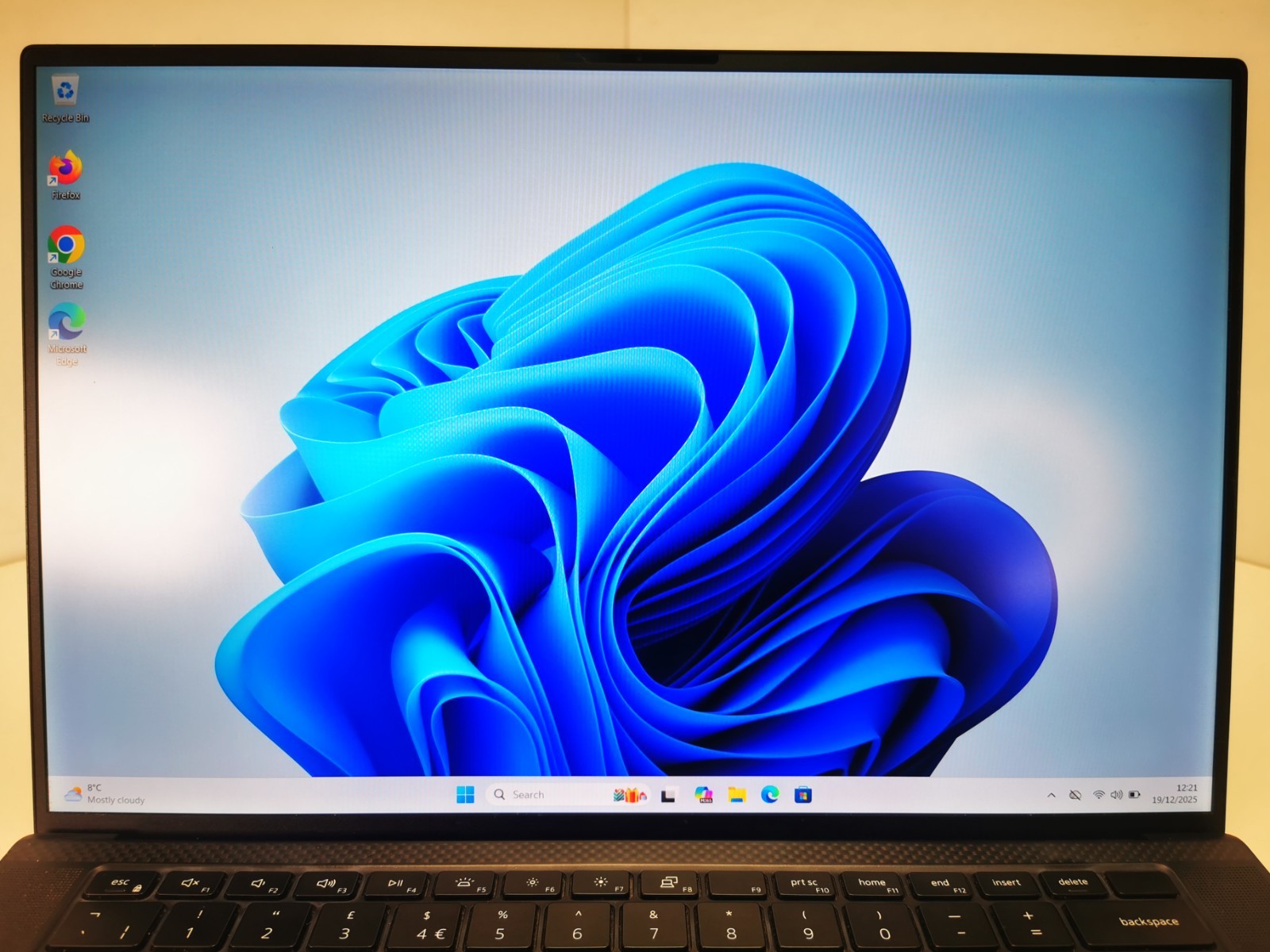 Dell Precision 5550 15.6″ Workstation – i7-10th Gen, 32GB, 512GB SSD,Faulty Port