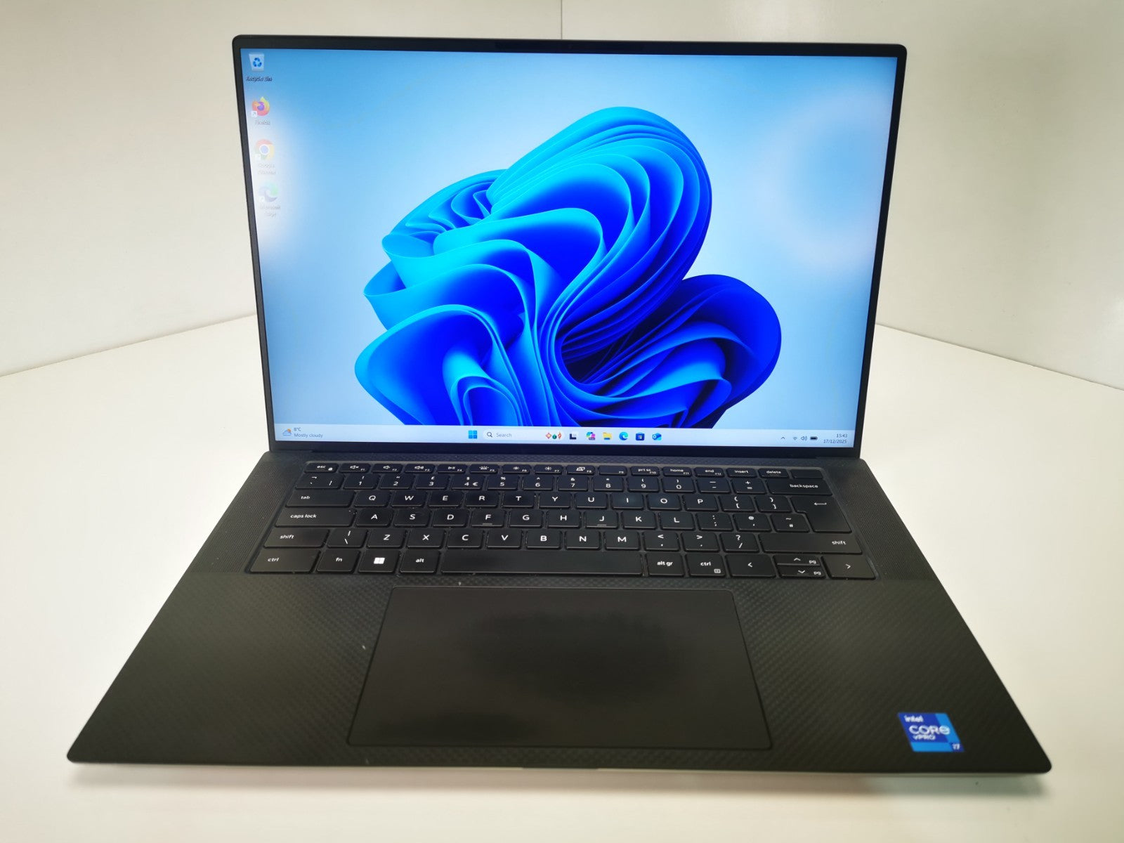 Dell Precision 5560  i7-11th/16GB/512GB RTX A2000 15.6" - DEFECTS Read DESC