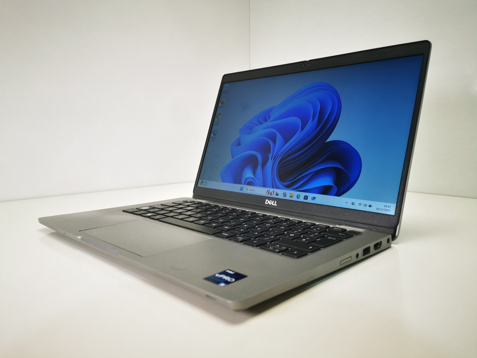 Dell Laptop Latitude 5330 13.3" i5-1245U 16GB RAM 256GB  - Tested & Working